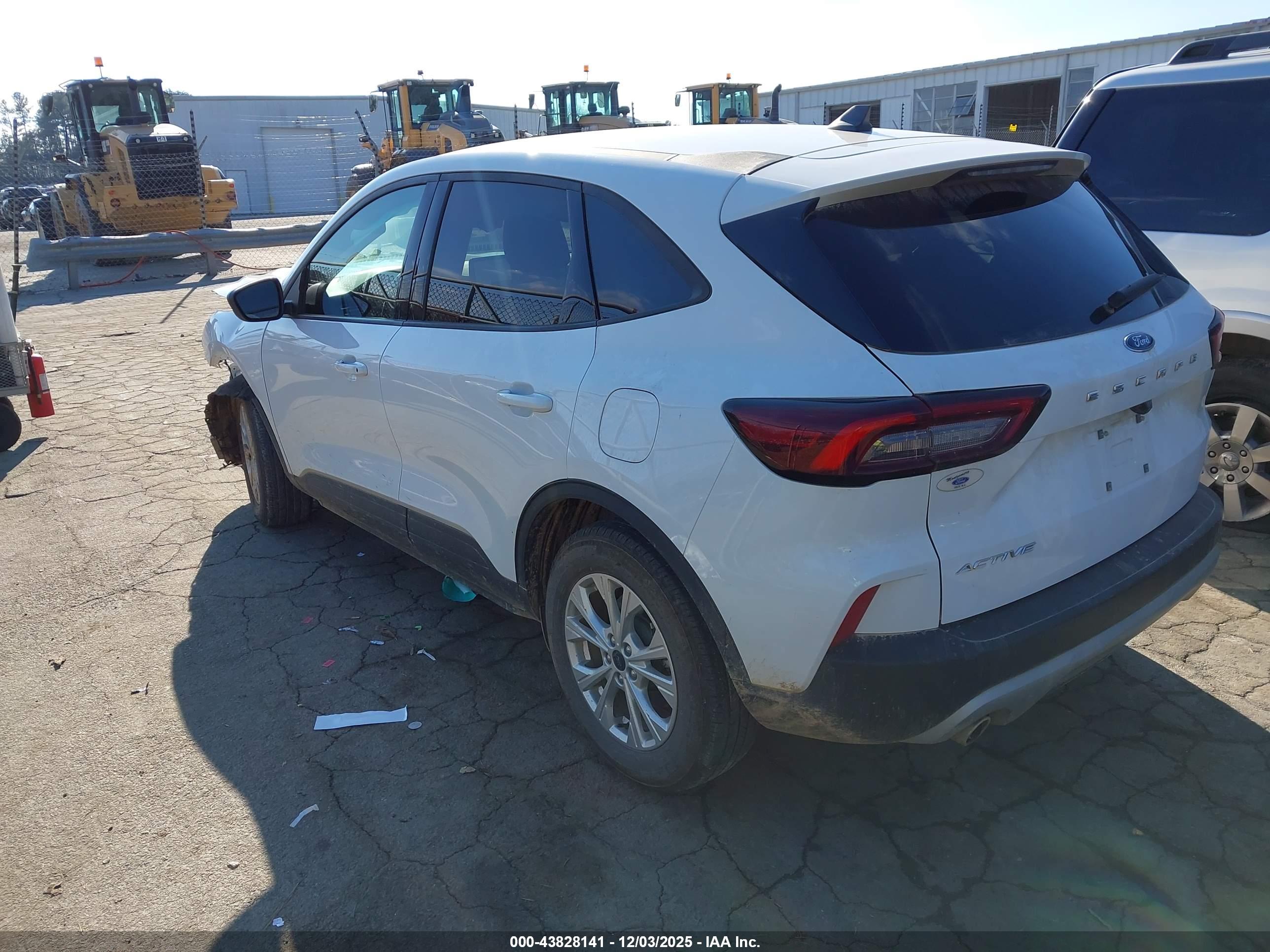 FORD ESCAPE image 3