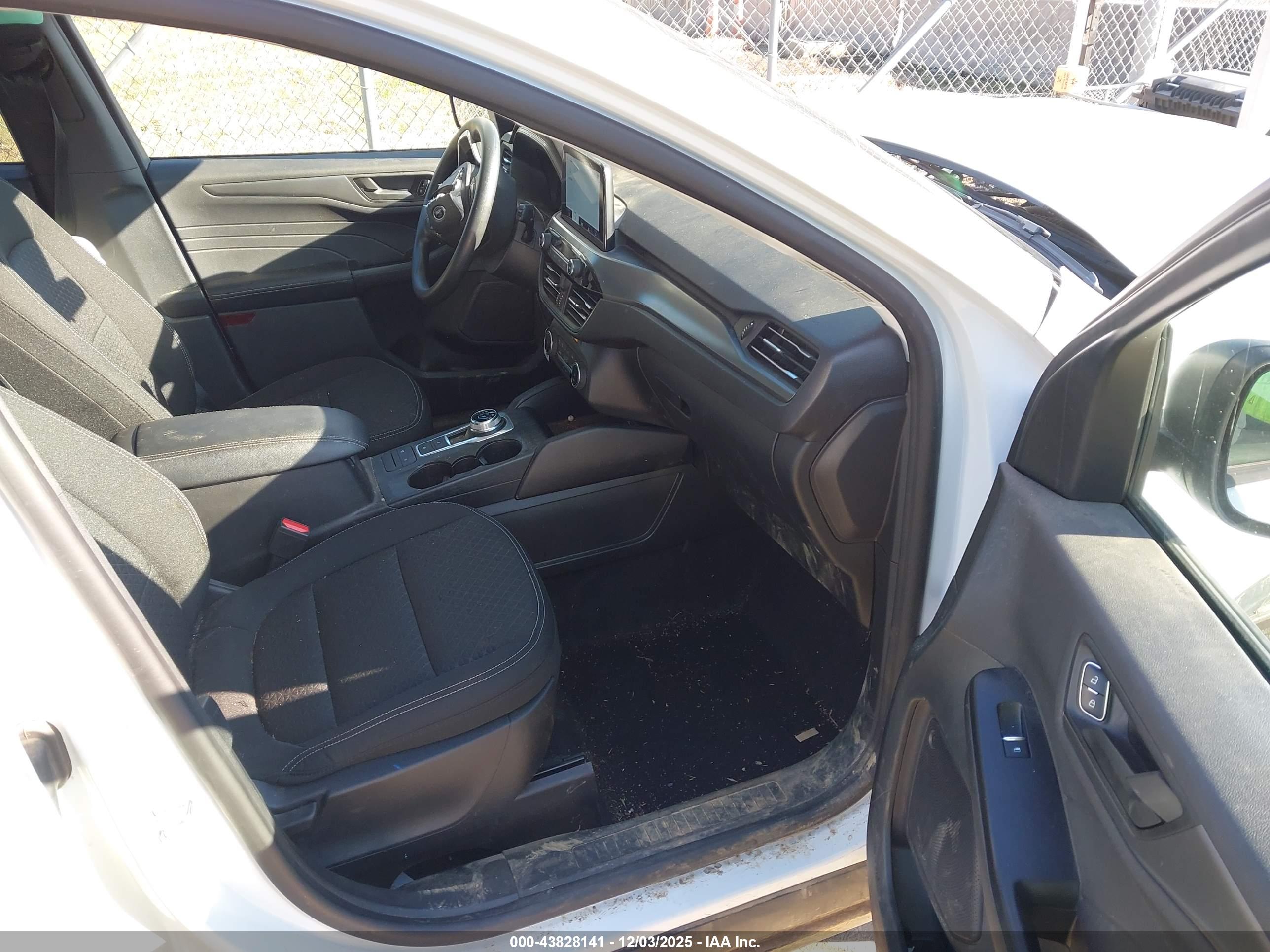 FORD ESCAPE image 5