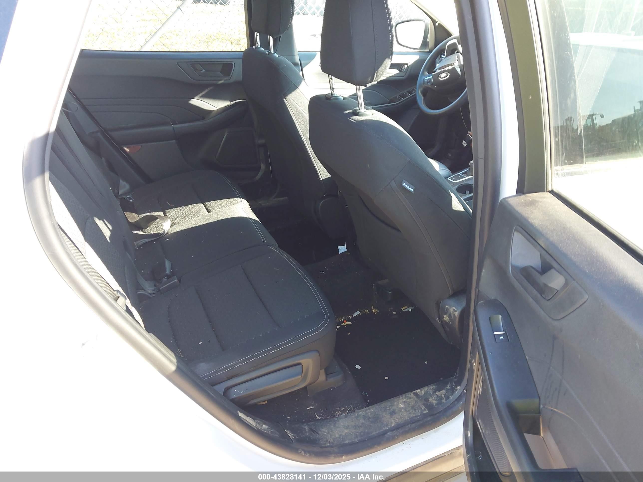 FORD ESCAPE image 8