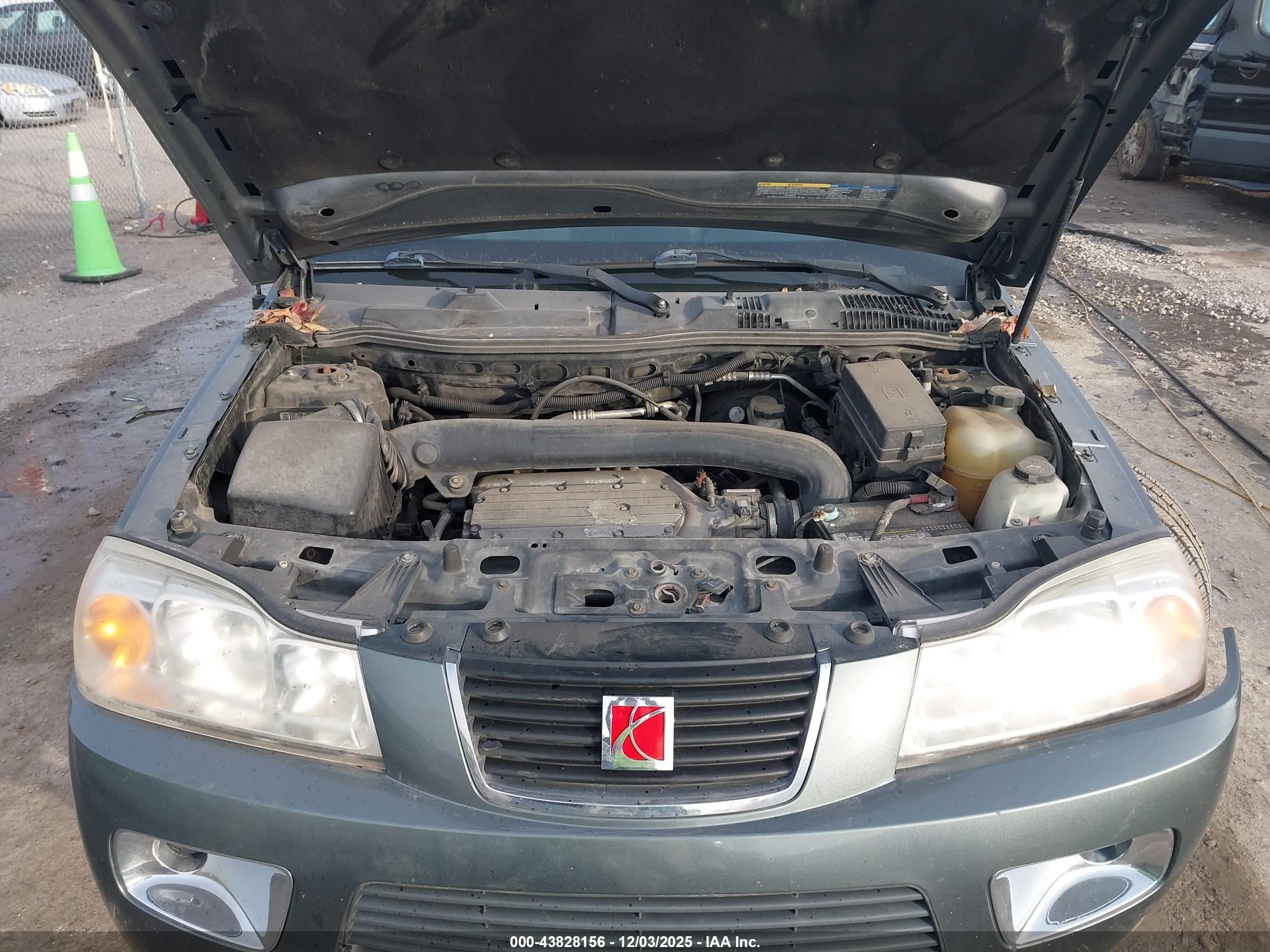 SATURN VUE image 10