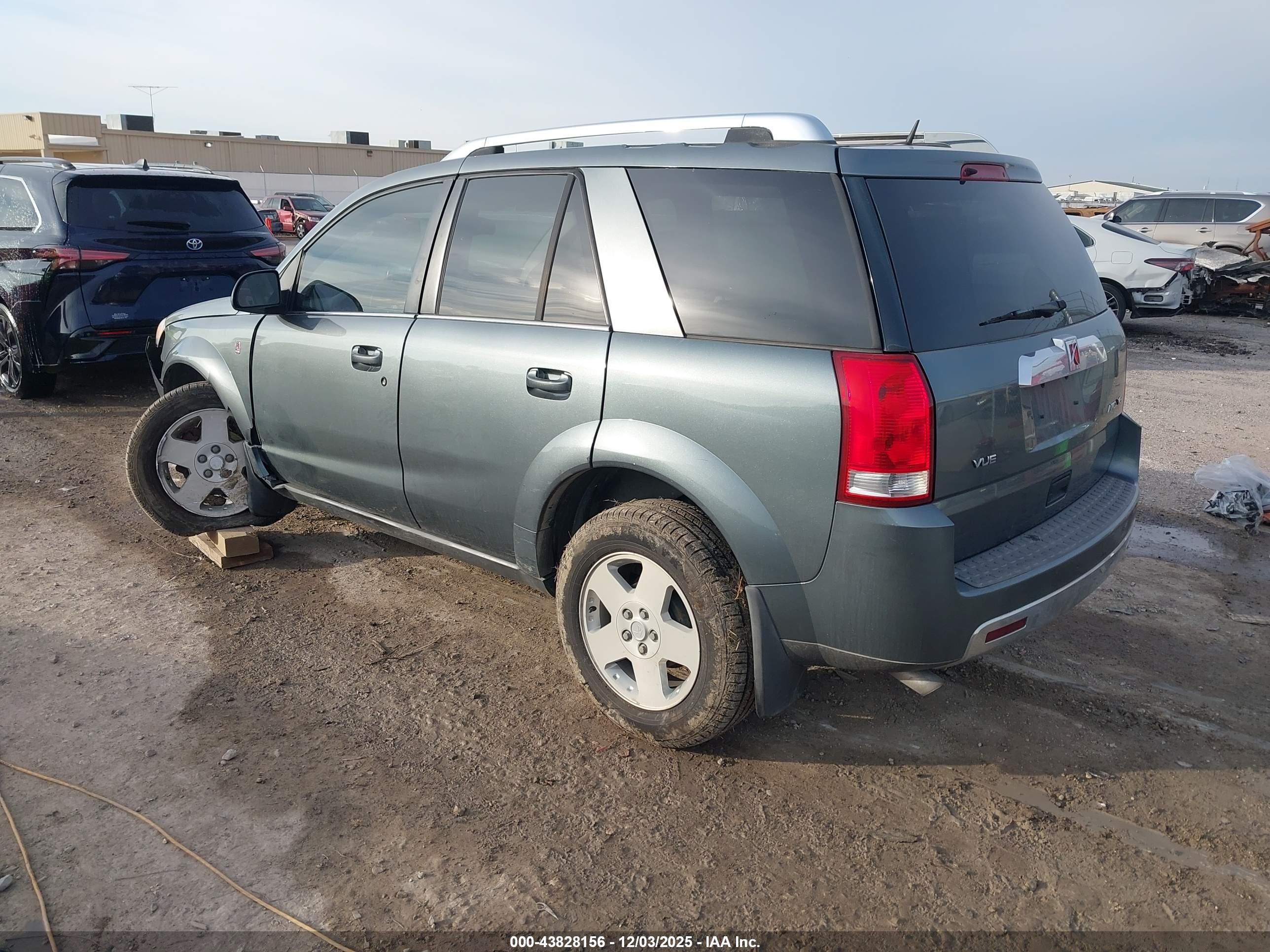 SATURN VUE image 3