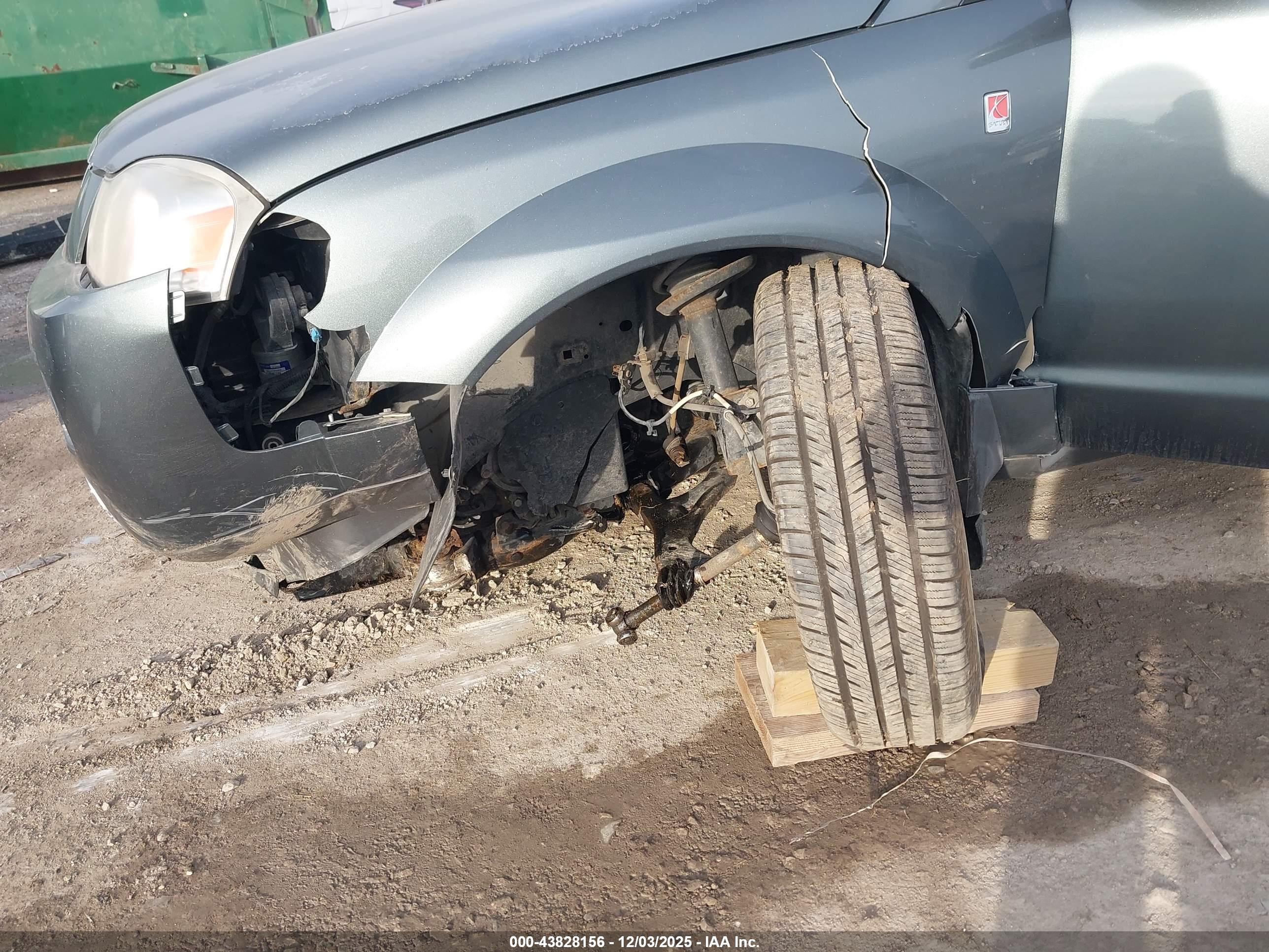 SATURN VUE image 6