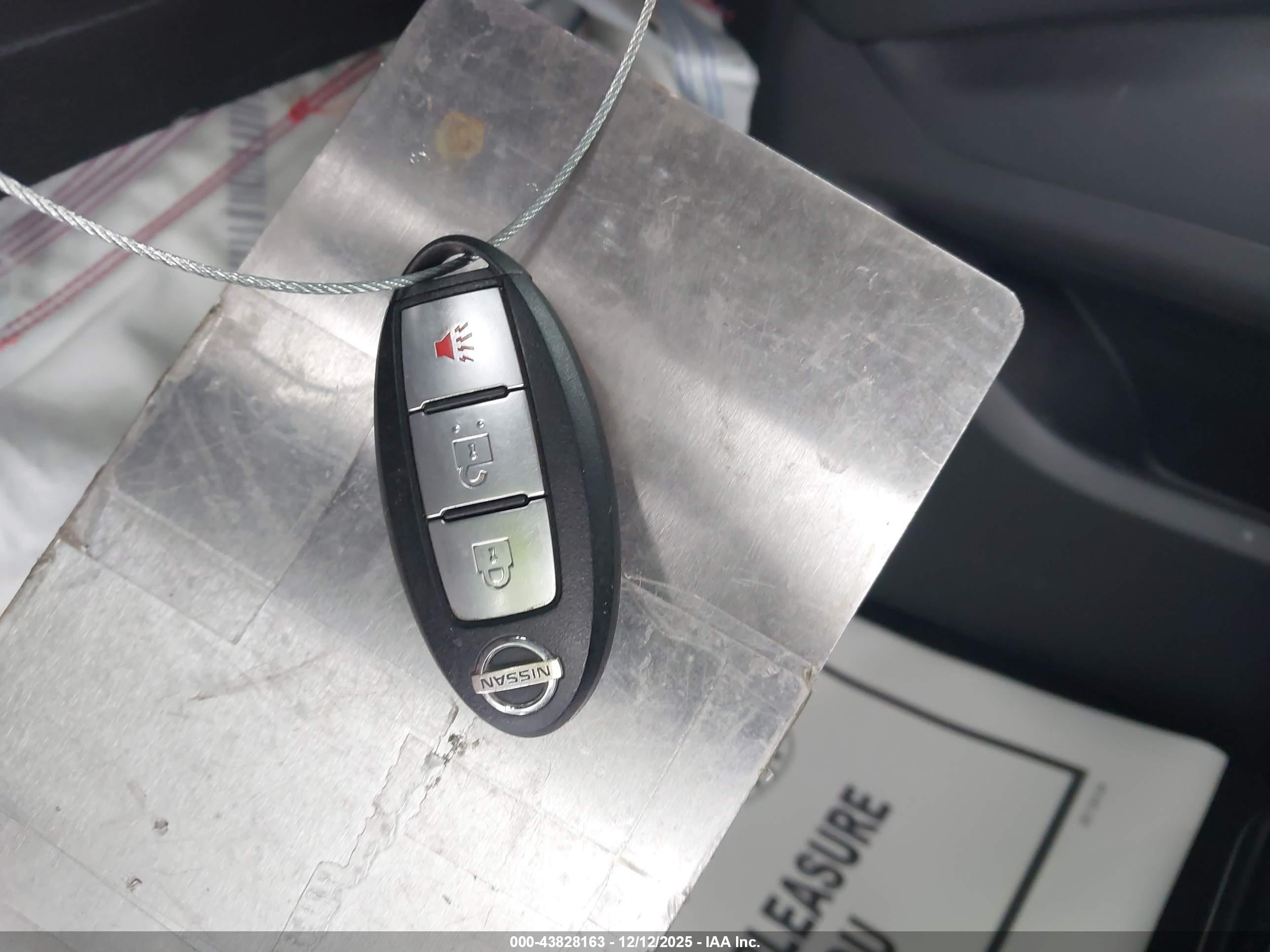 NISSAN MURANO image 11