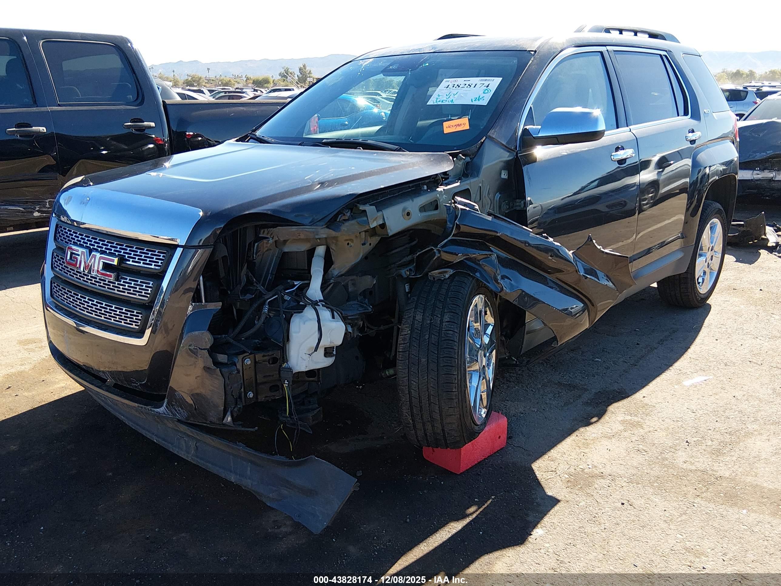 GMC TERRAIN image 2