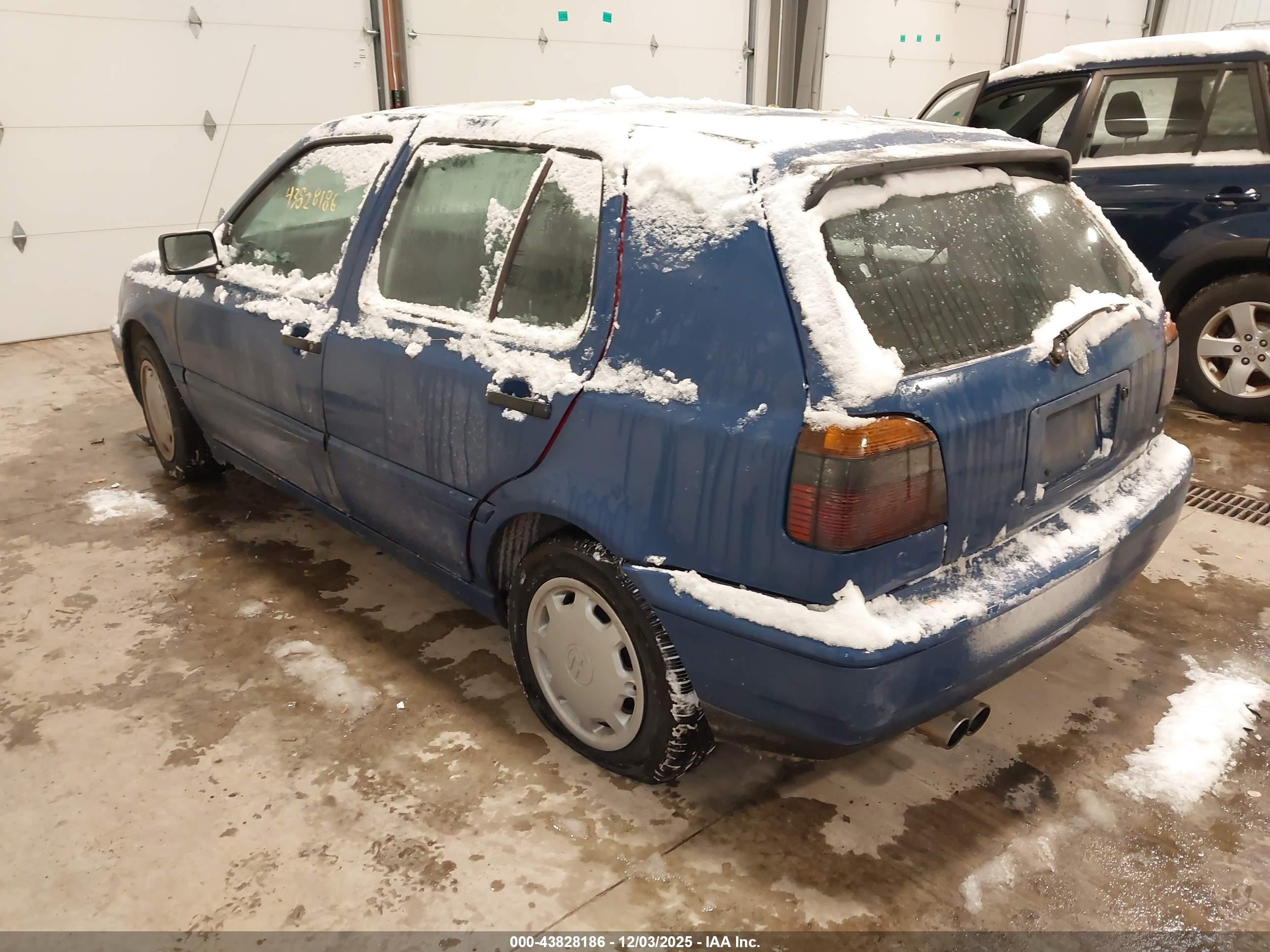 VOLKSWAGEN GOLF image 3