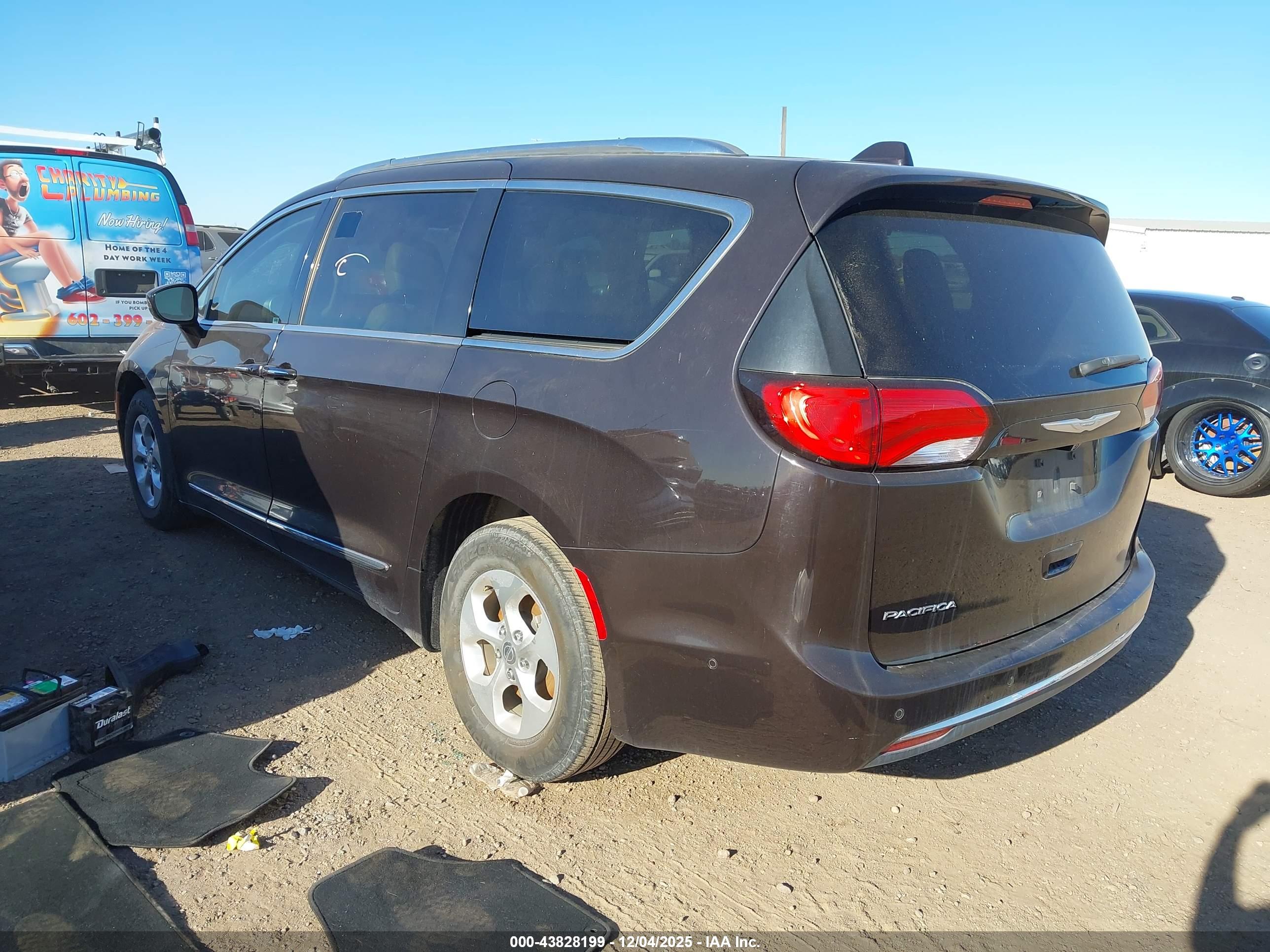 CHRYSLER PACIFICA image 3