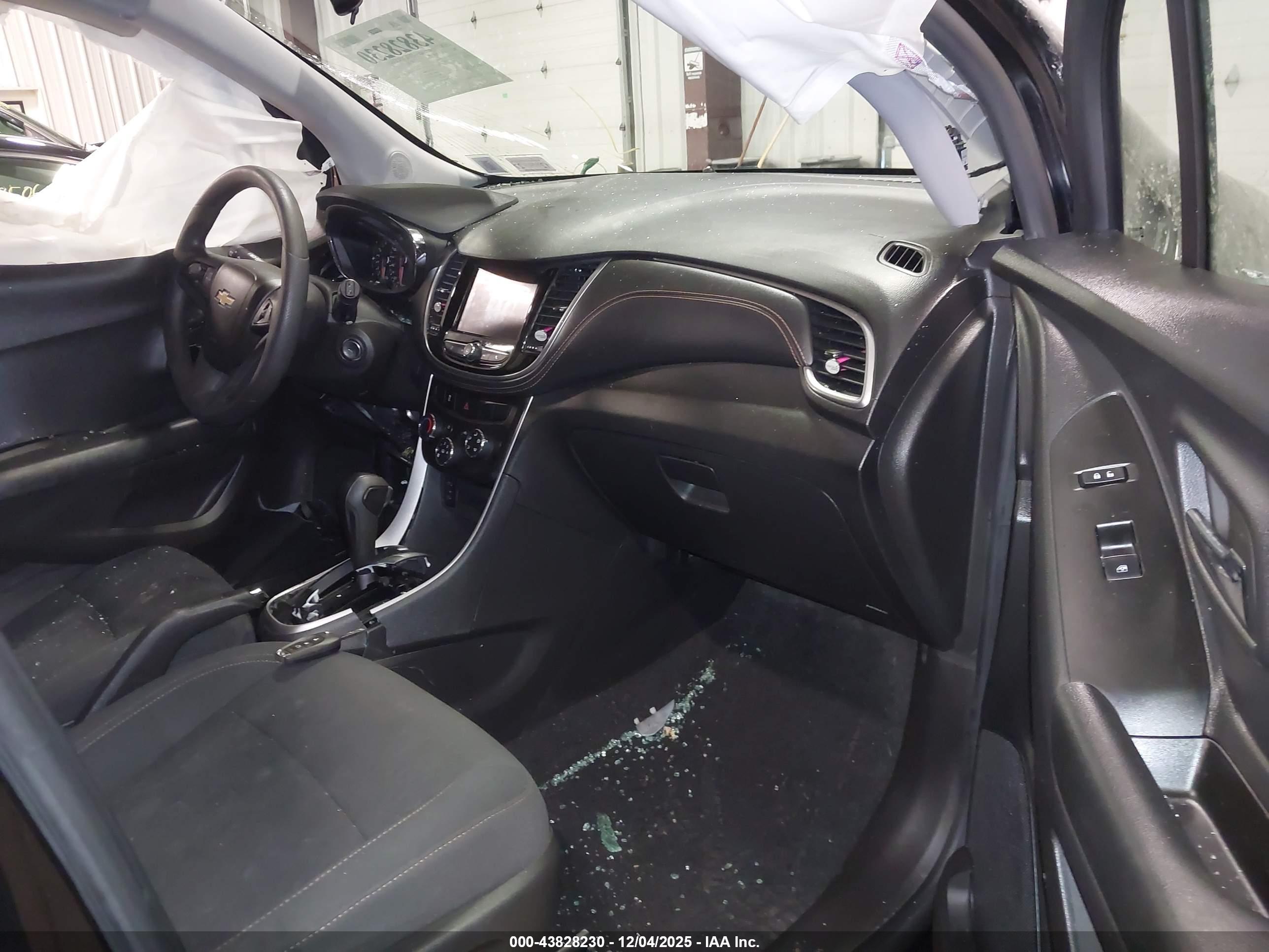CHEVROLET TRAX image 5
