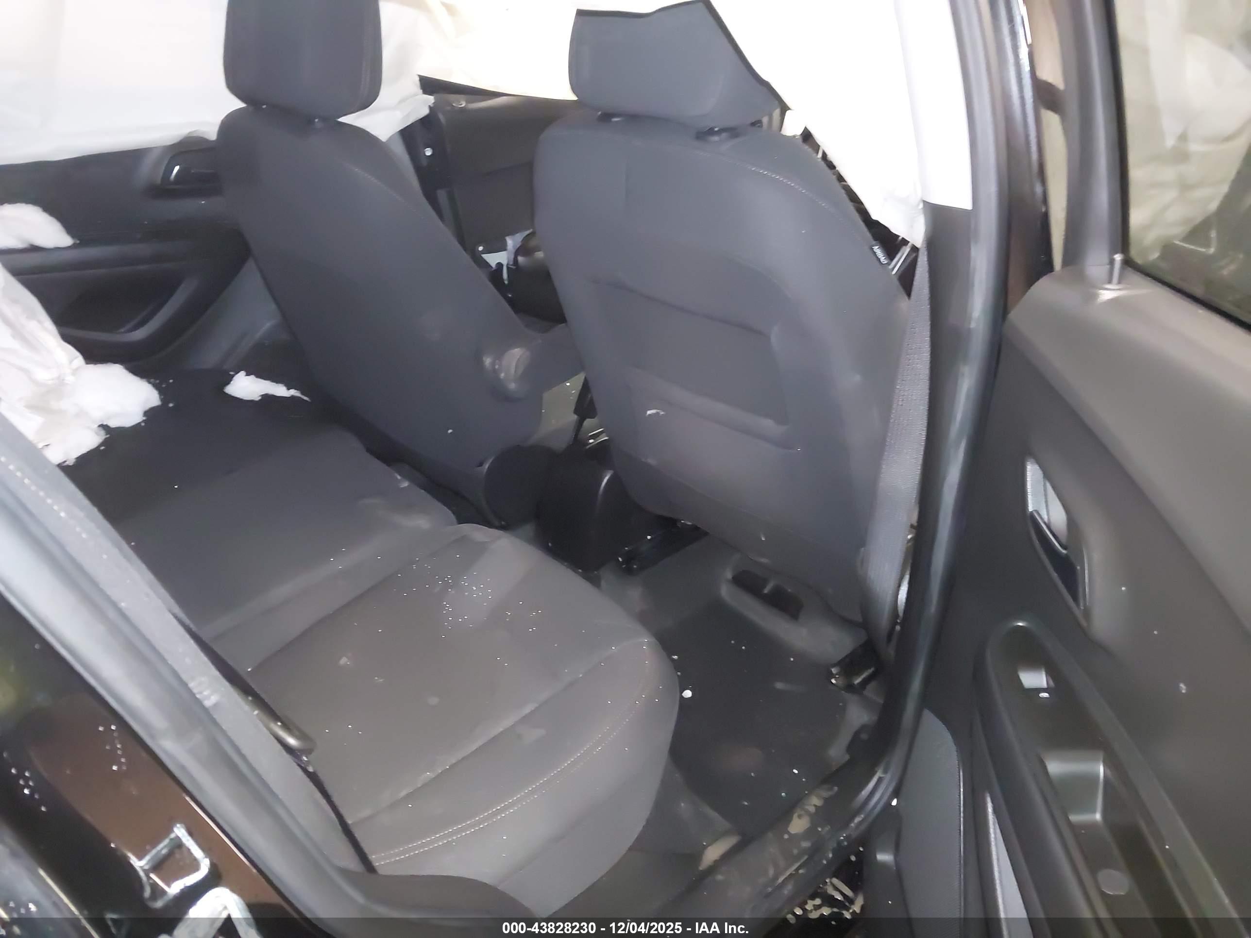 CHEVROLET TRAX image 8