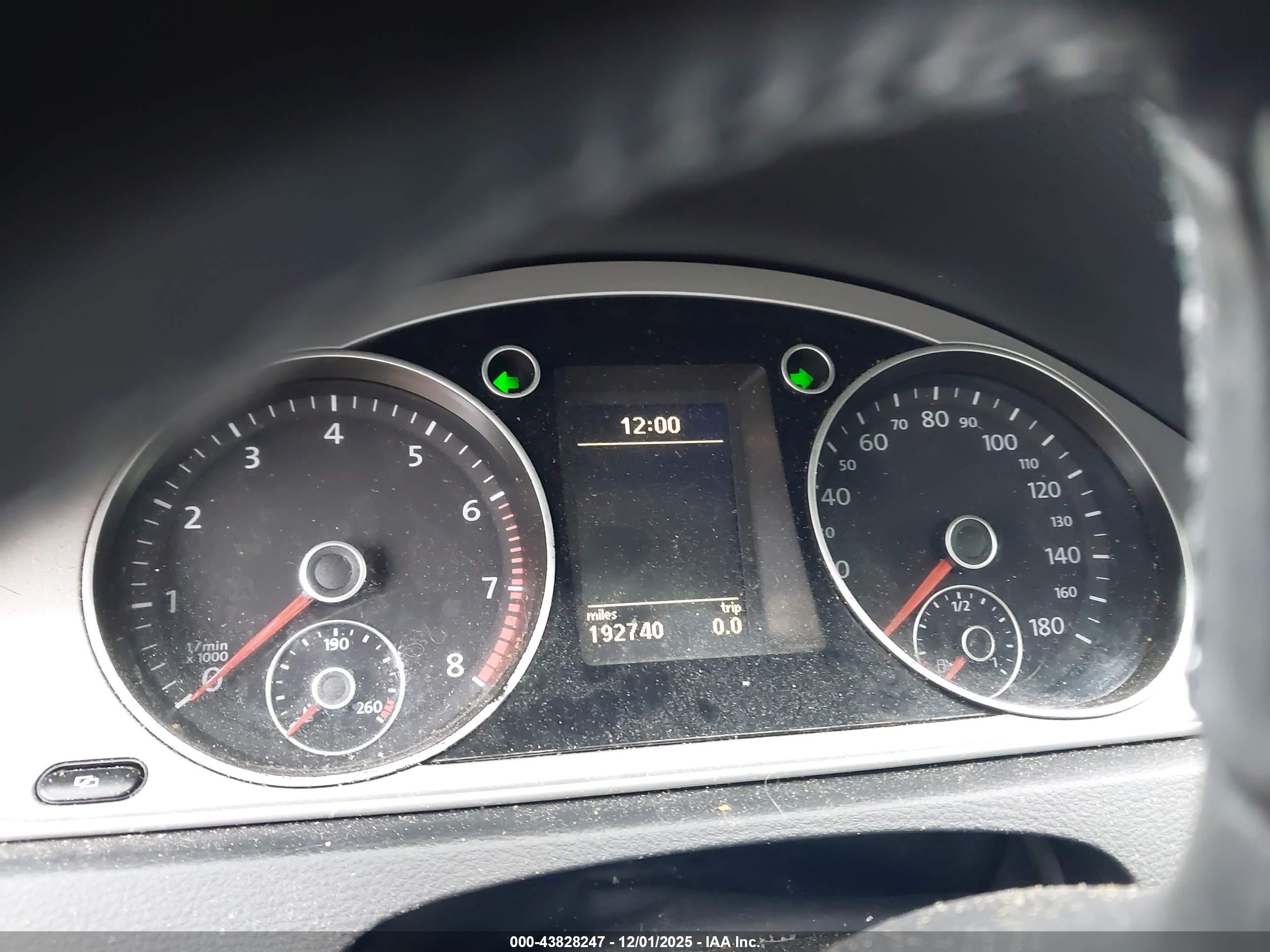 VOLKSWAGEN CC image 7
