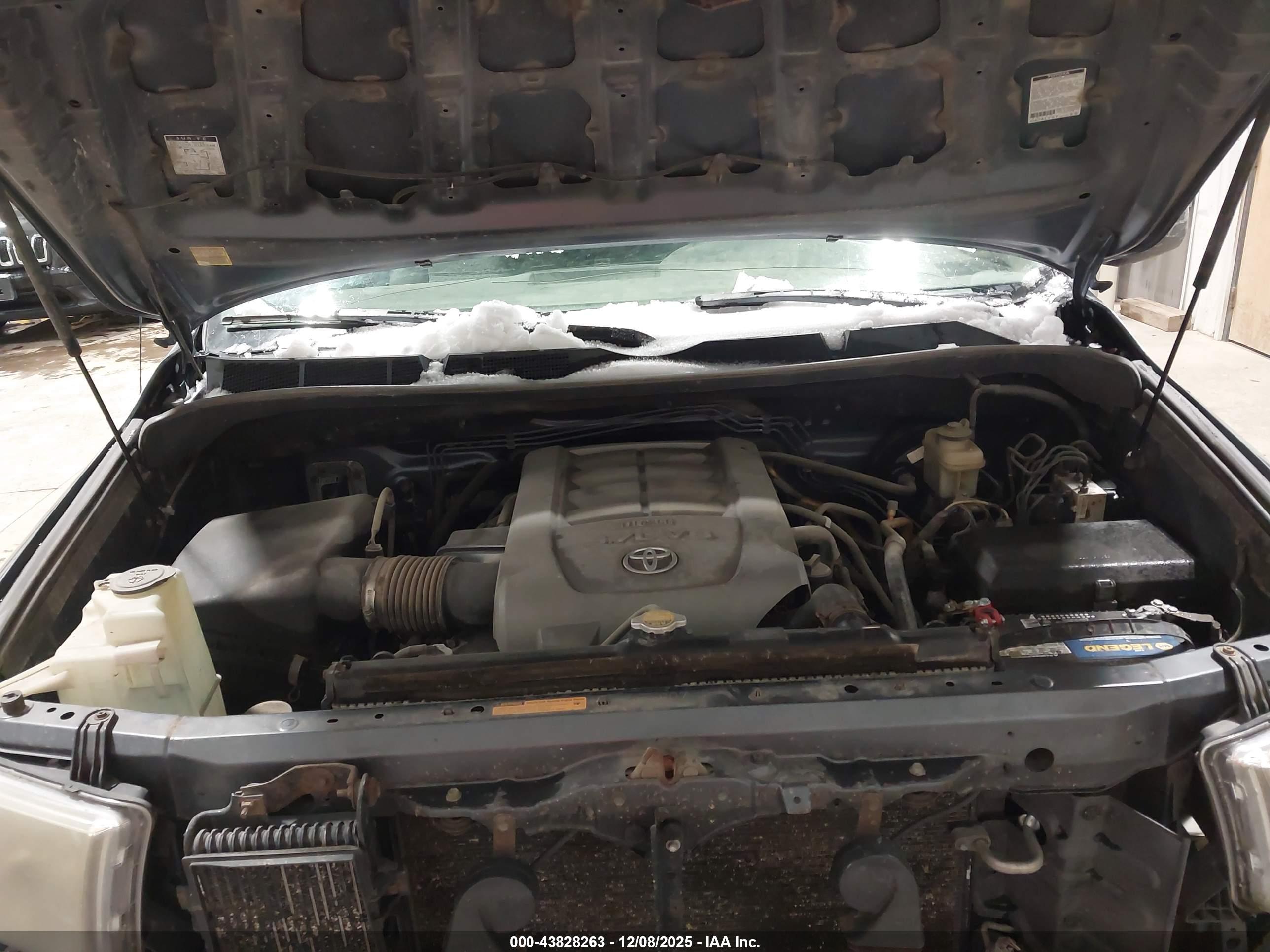 TOYOTA TUNDRA image 10