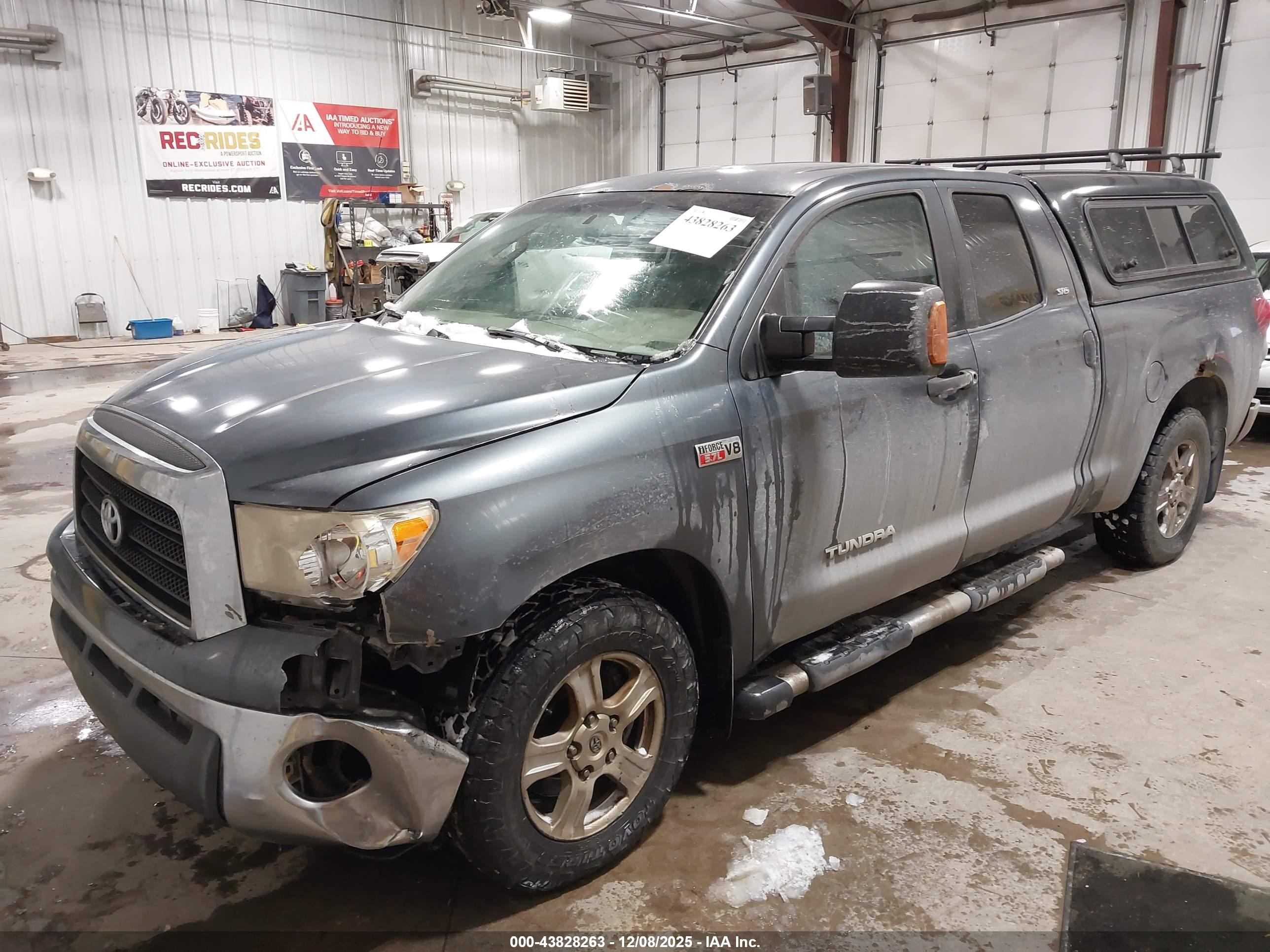 TOYOTA TUNDRA image 2