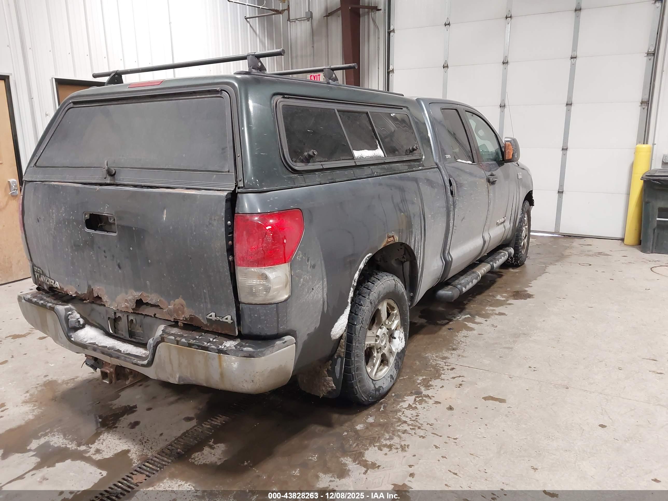TOYOTA TUNDRA image 4