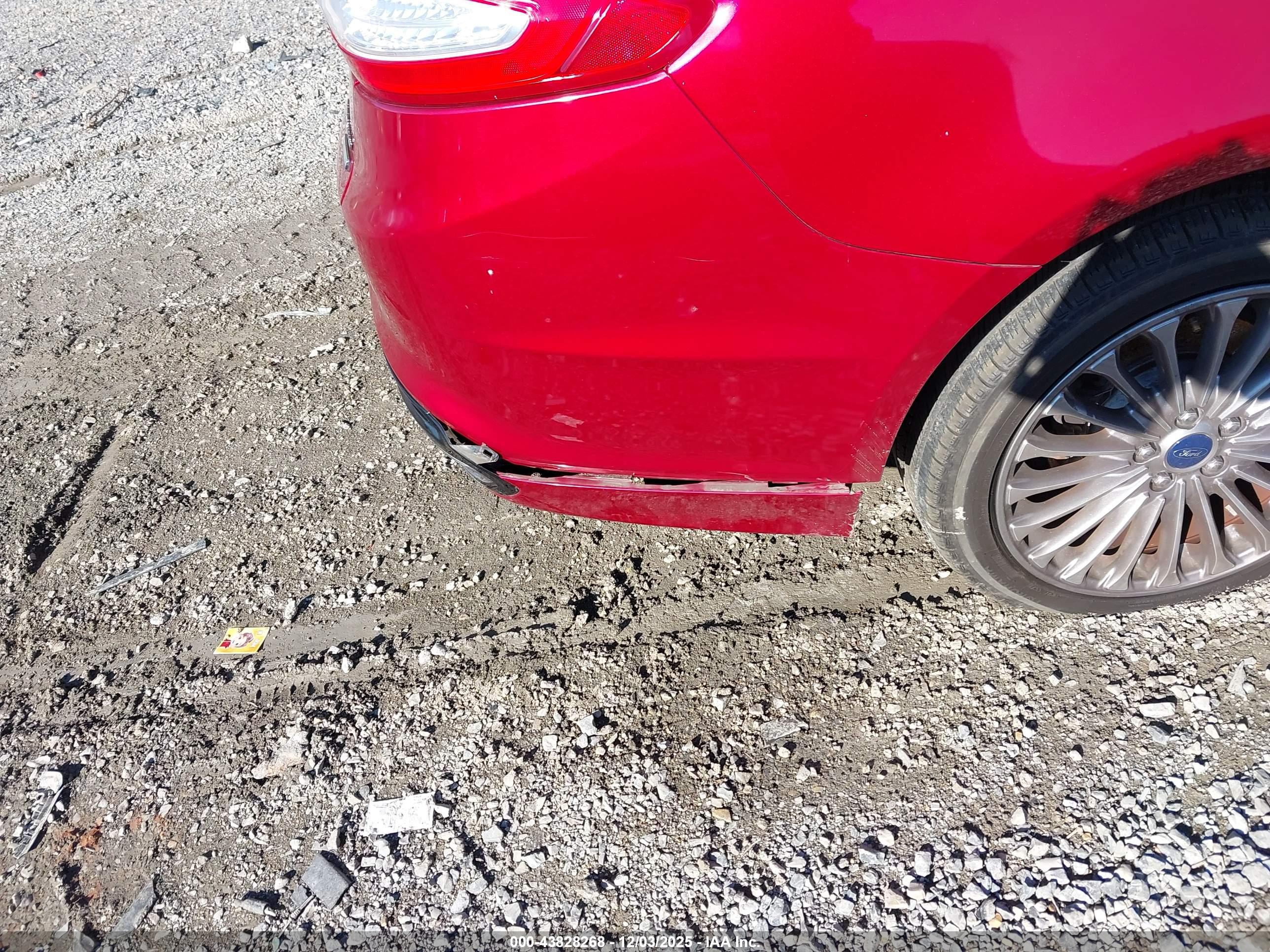 FORD FUSION image 6
