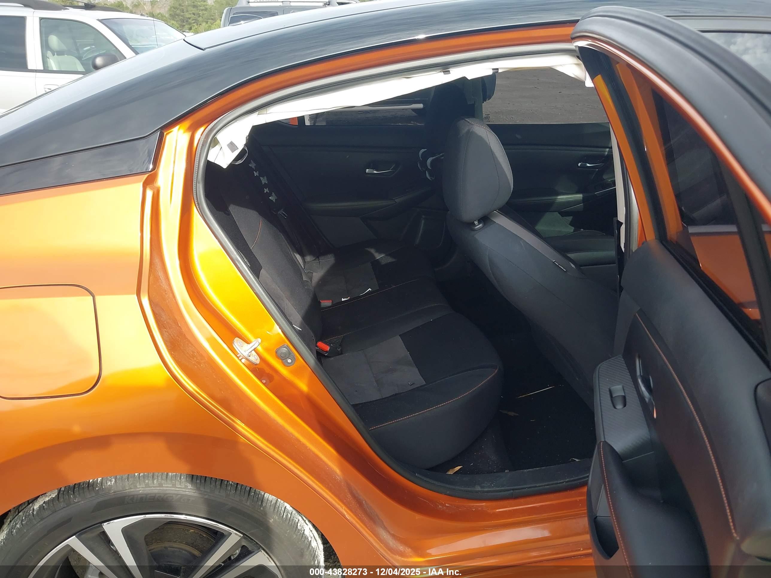 NISSAN SENTRA image 8