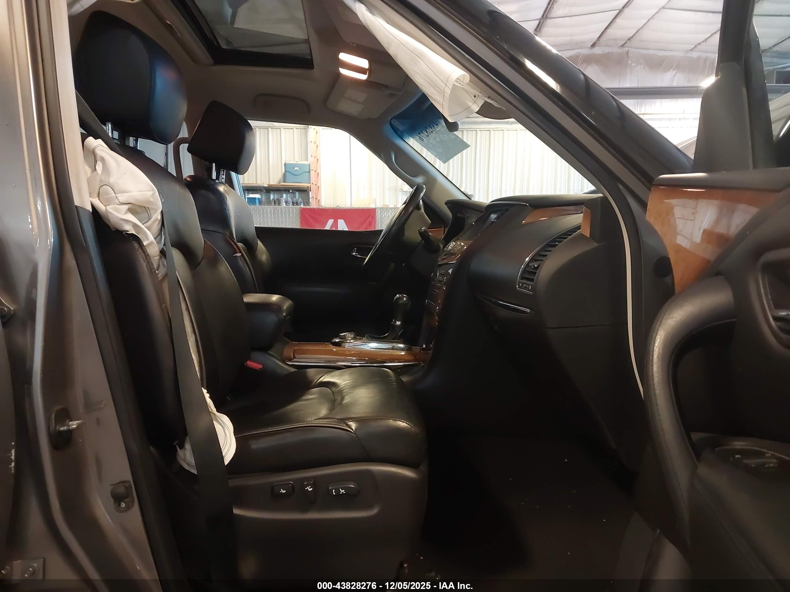 INFINITI QX80 image 5