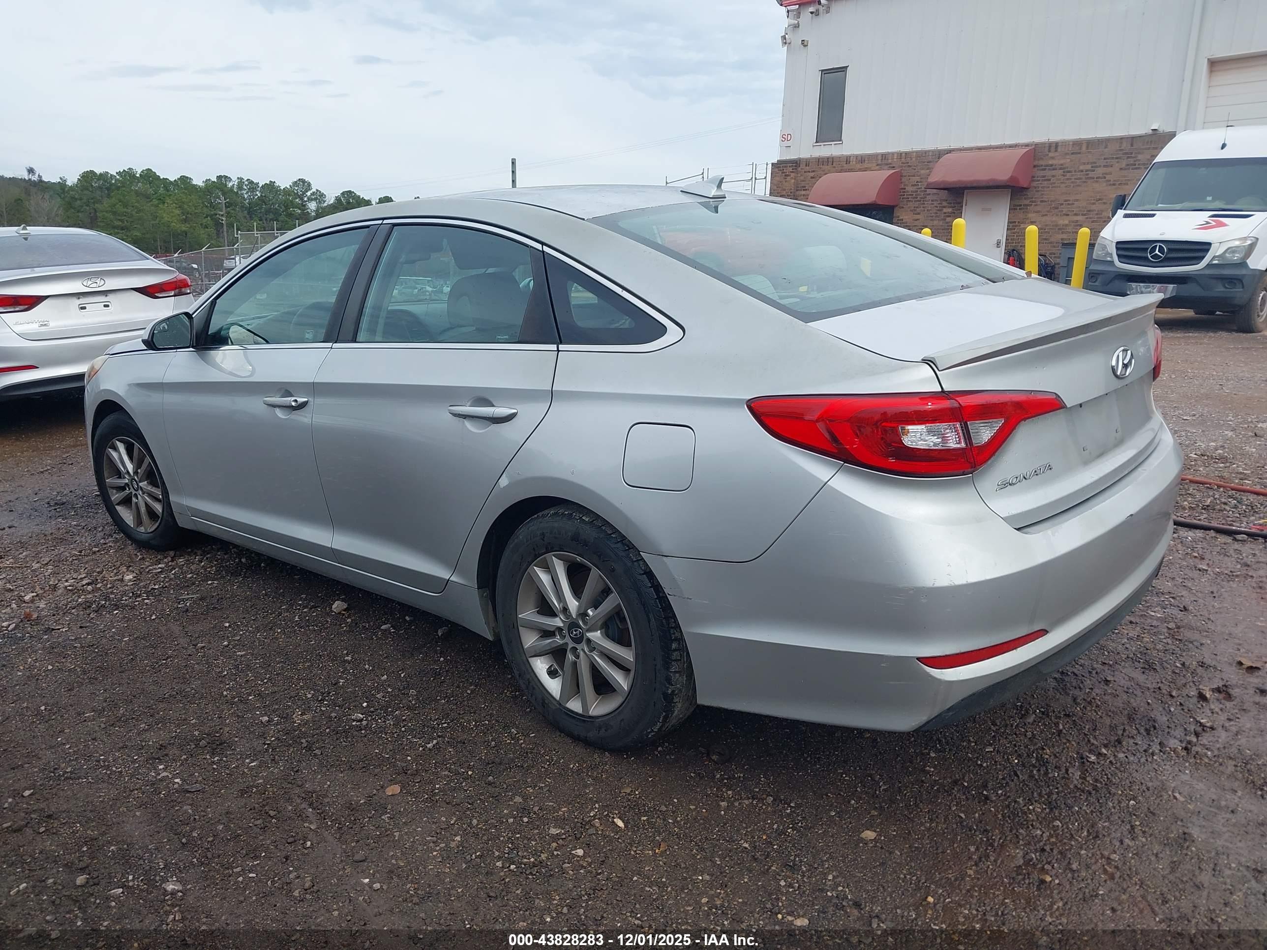 HYUNDAI SONATA image 3