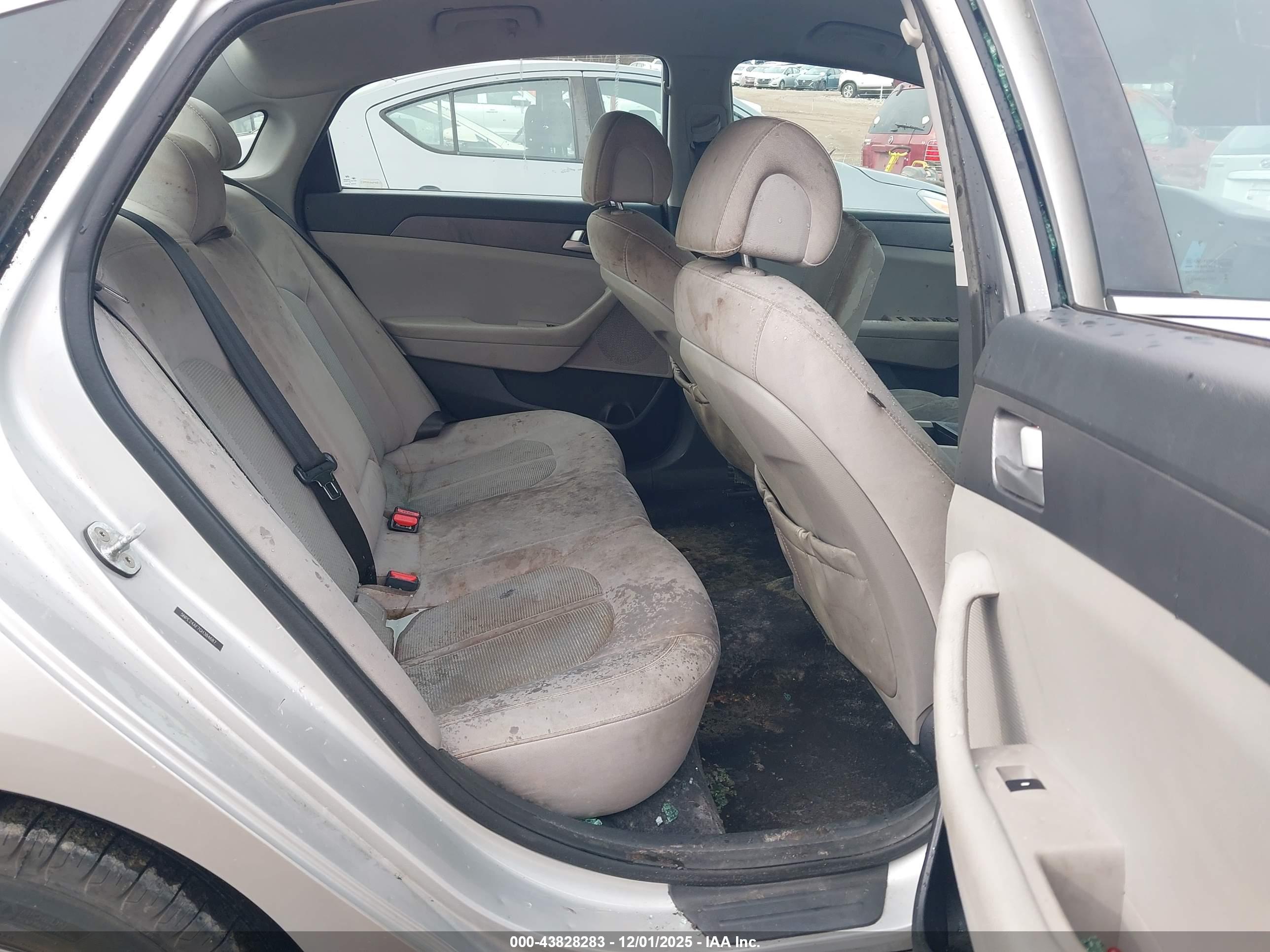 HYUNDAI SONATA image 8