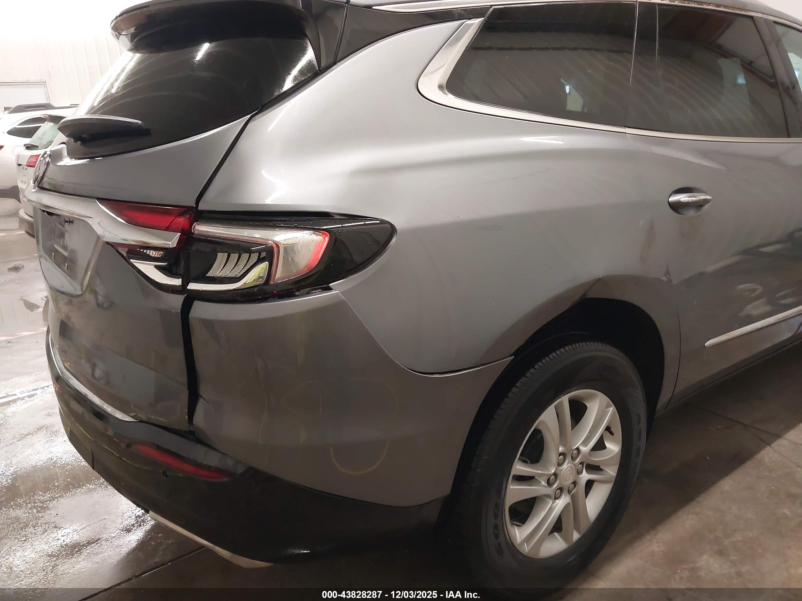 BUICK ENCLAVE image 6