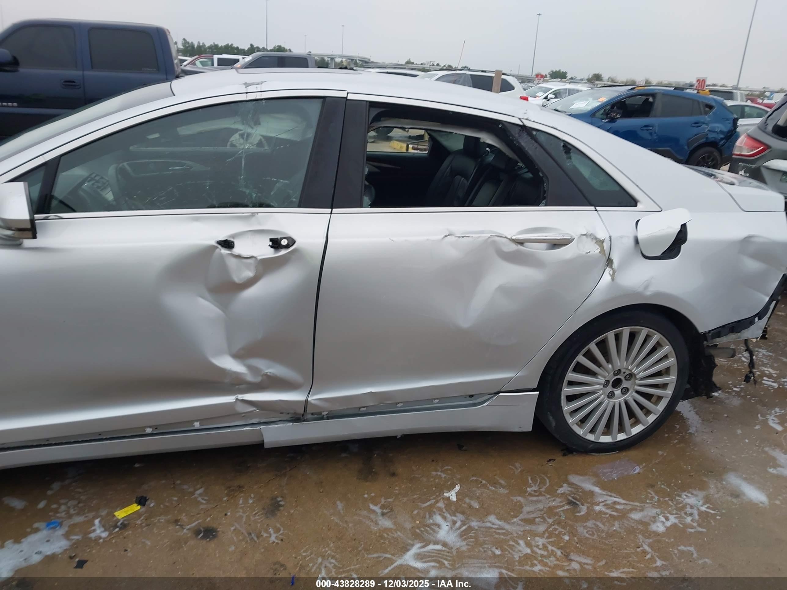 LINCOLN MKZ image 6
