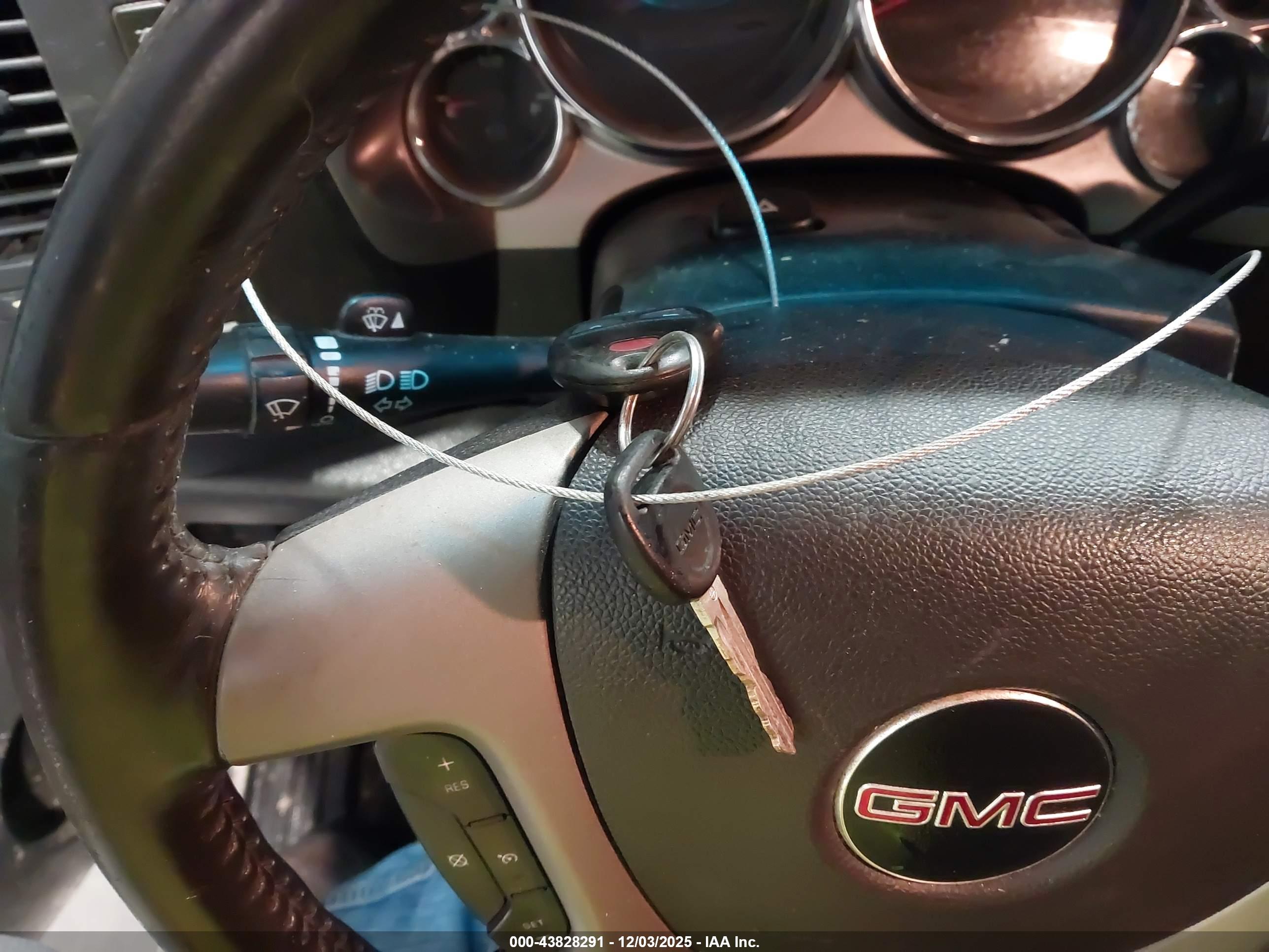 GMC SIERRA image 11