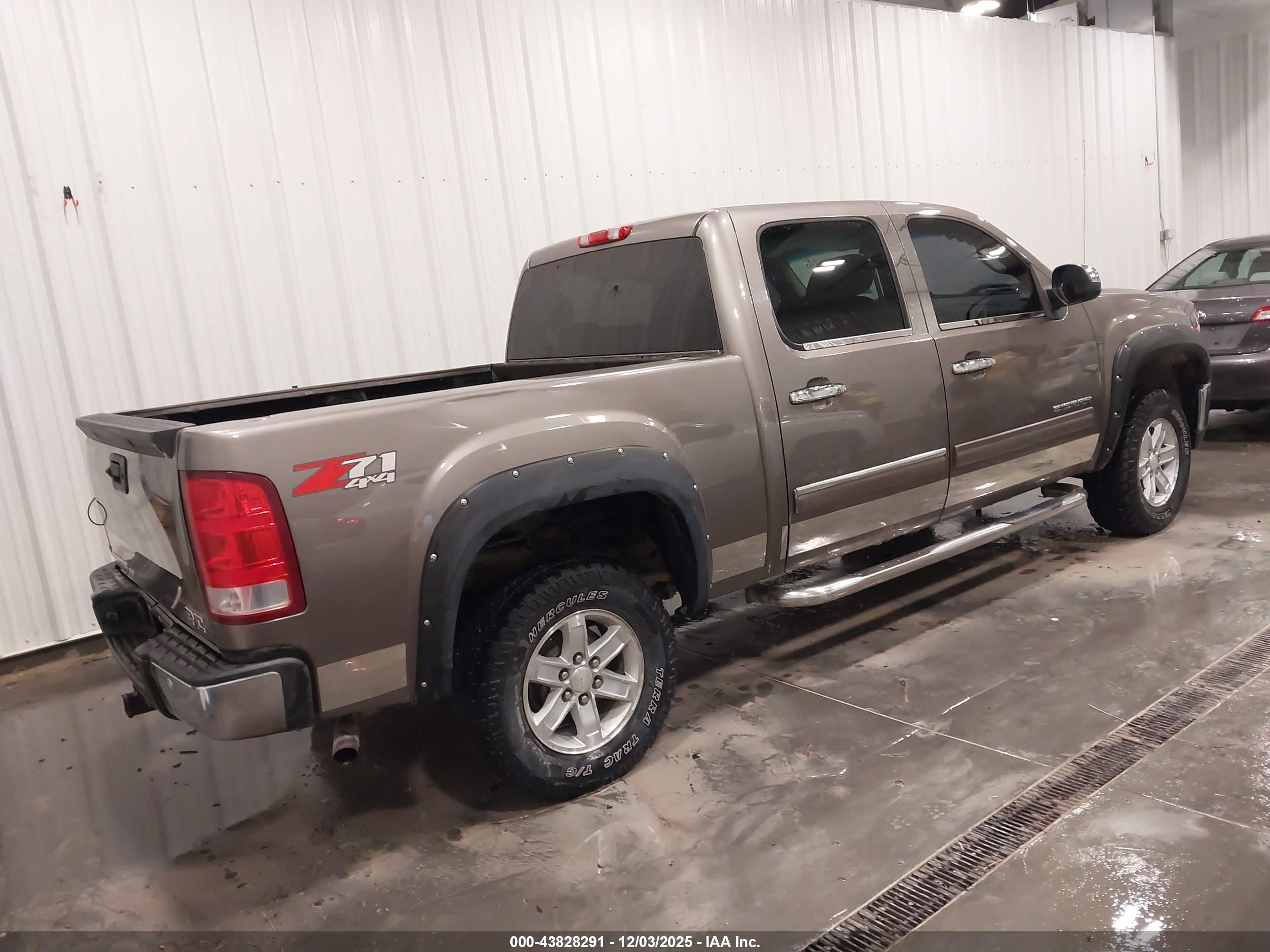 GMC SIERRA image 4