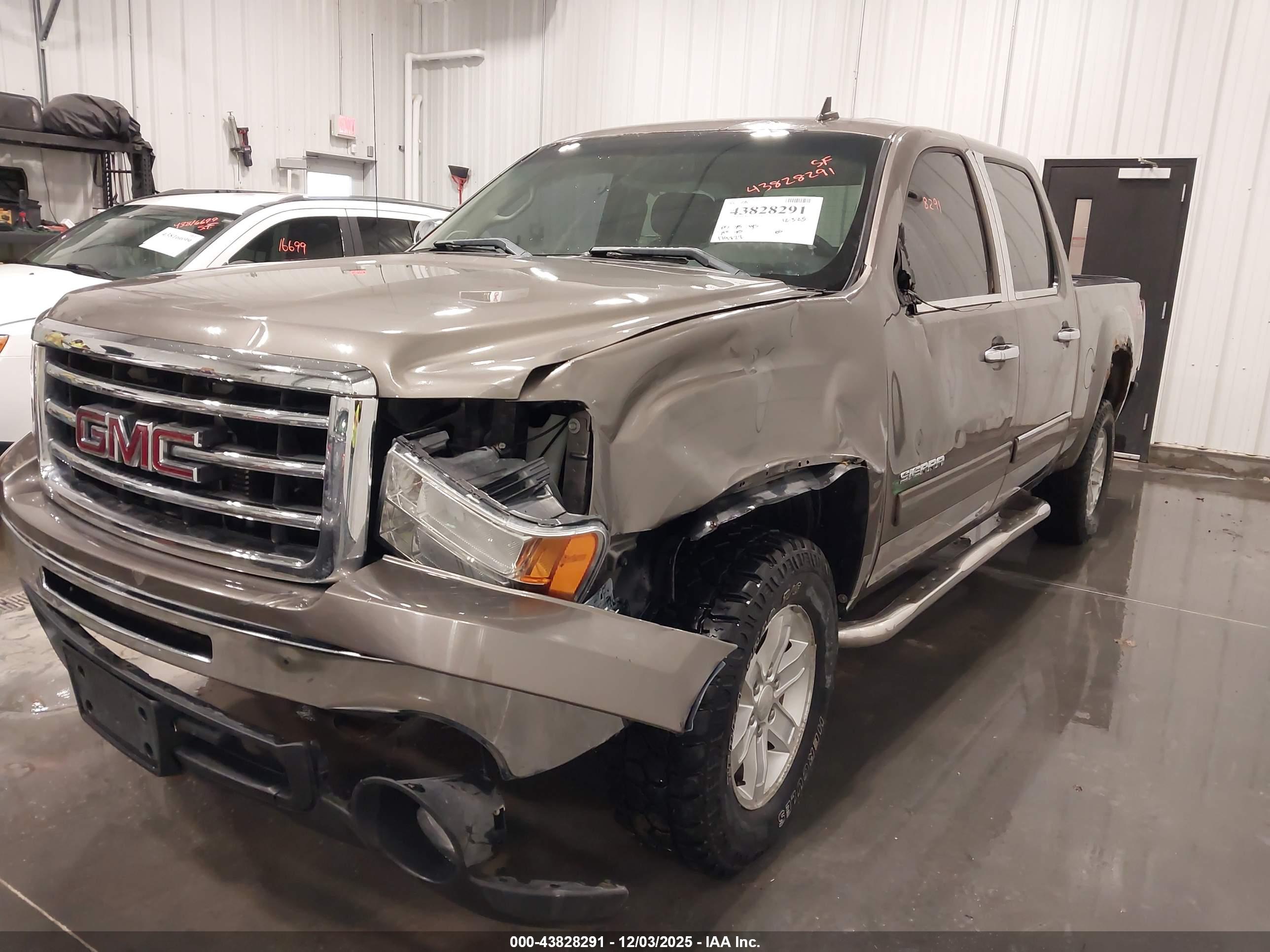 GMC SIERRA image 6
