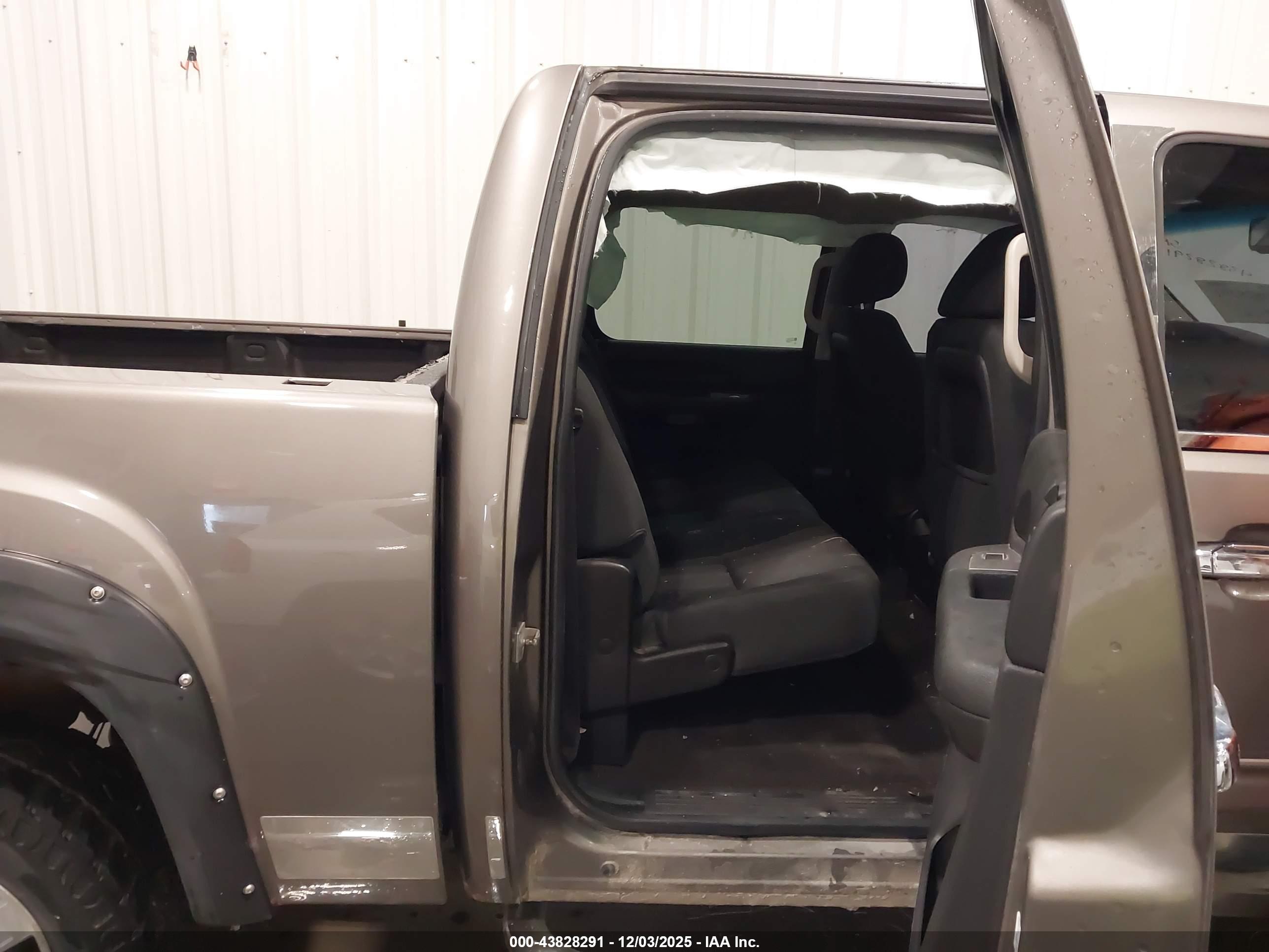 GMC SIERRA image 8