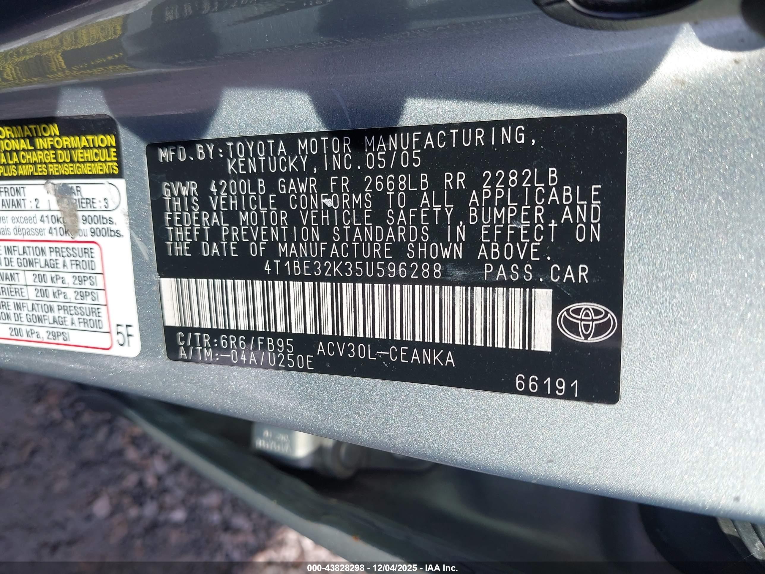 TOYOTA CAMRY image 9