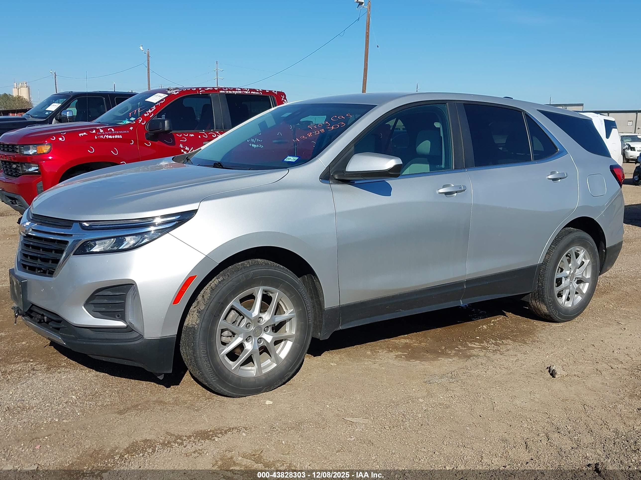 CHEVROLET EQUINOX image 2