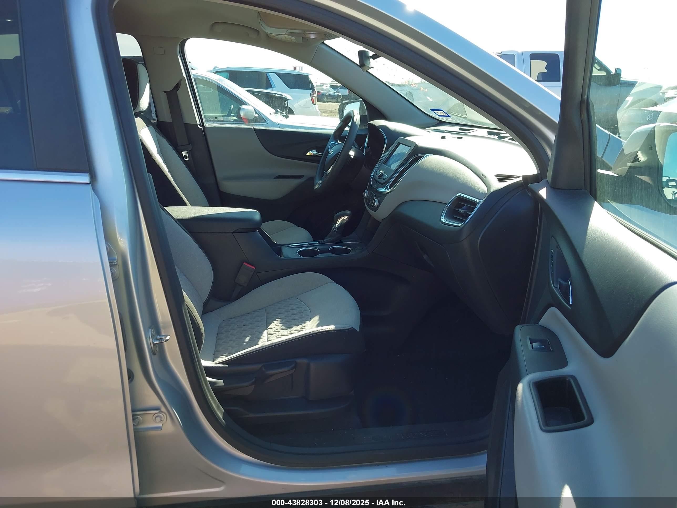 CHEVROLET EQUINOX image 5