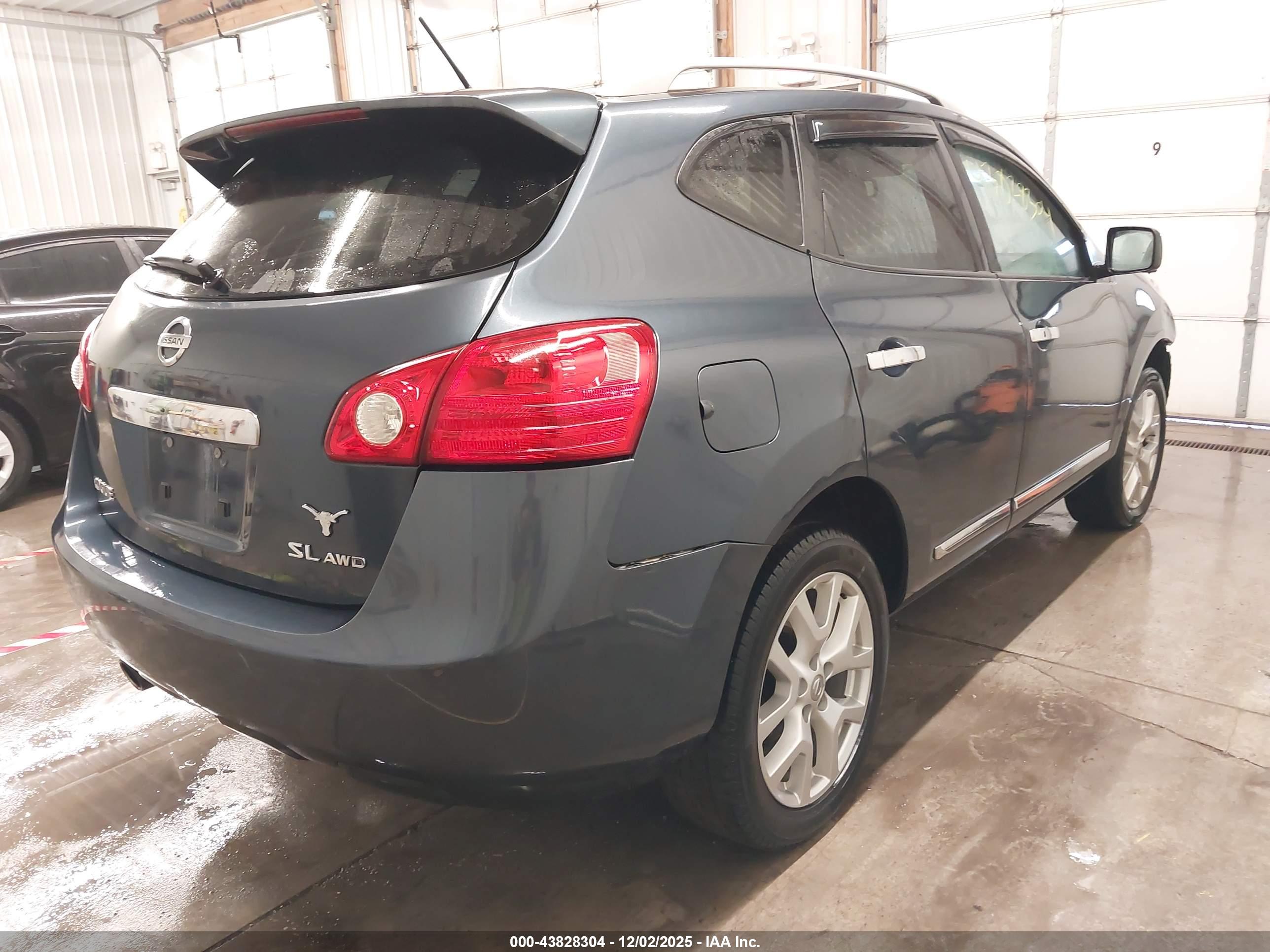 NISSAN ROGUE image 4