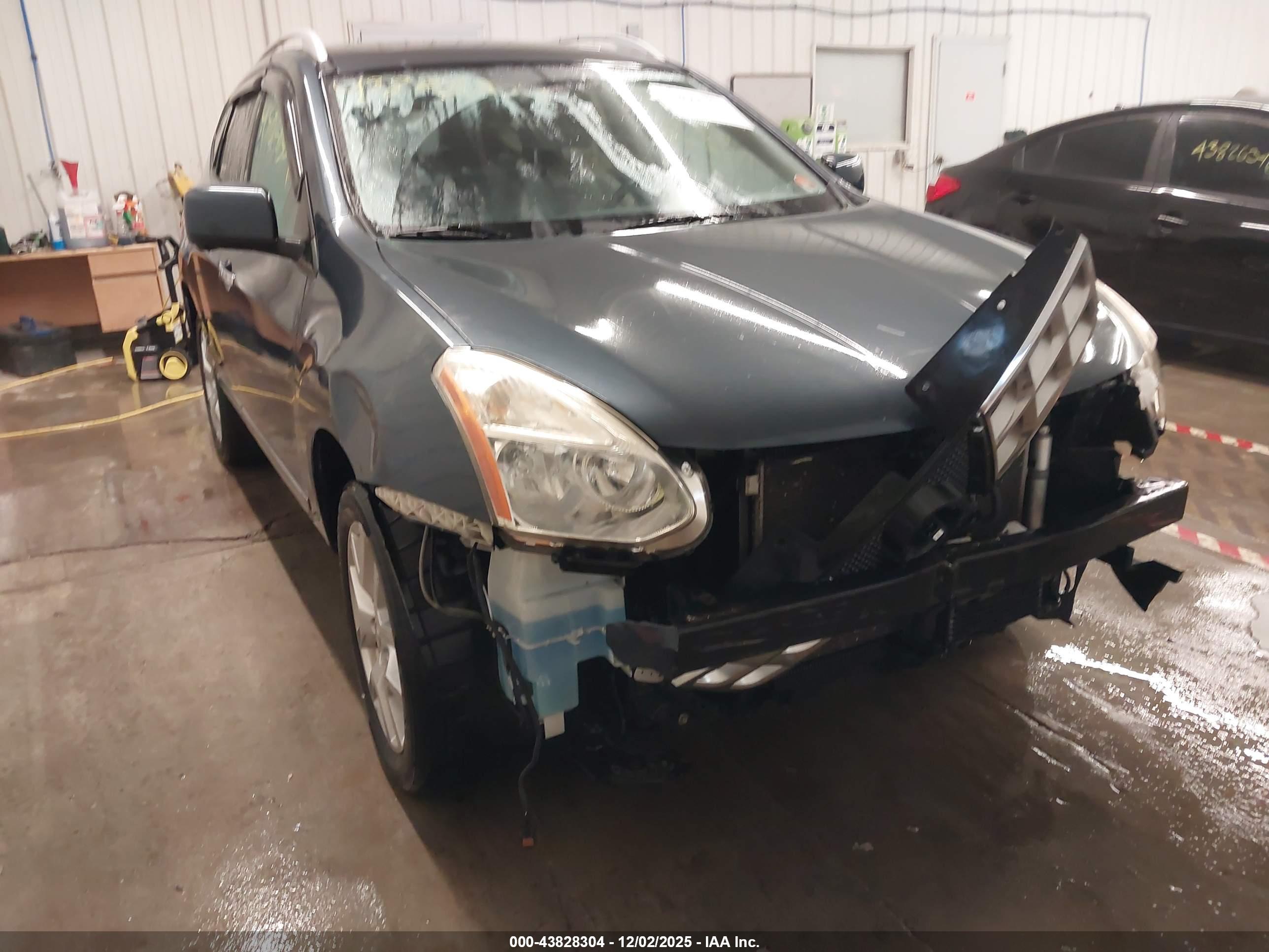 NISSAN ROGUE image 6