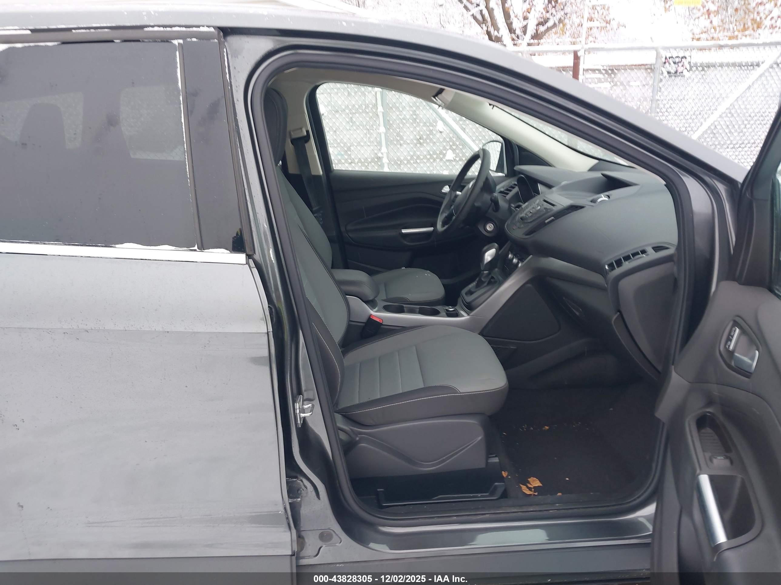 FORD ESCAPE image 5