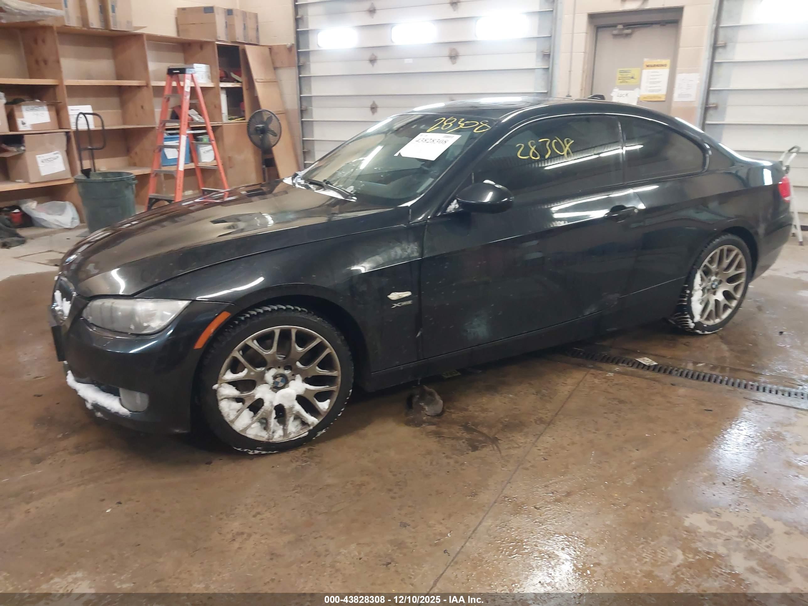 BMW 328I image 2