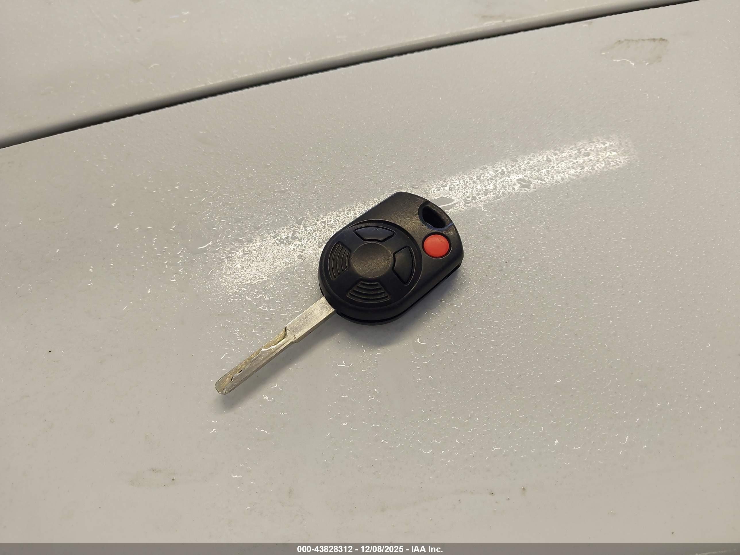 FORD ESCAPE image 11