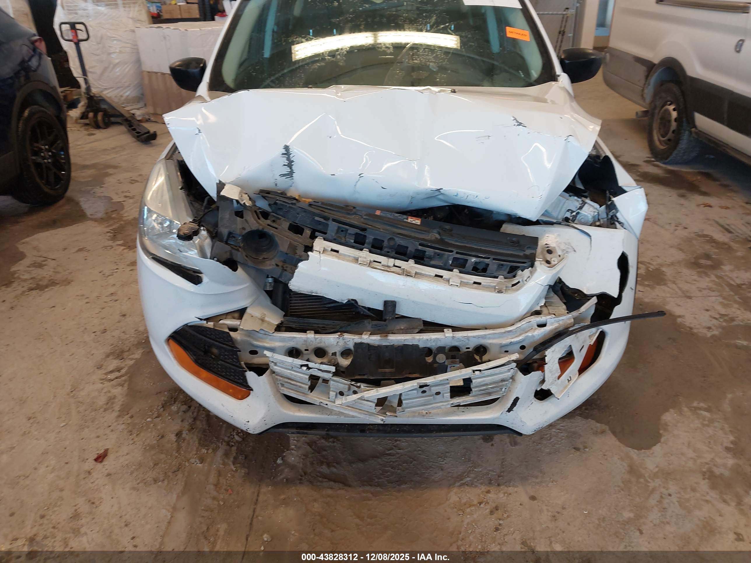 FORD ESCAPE image 6