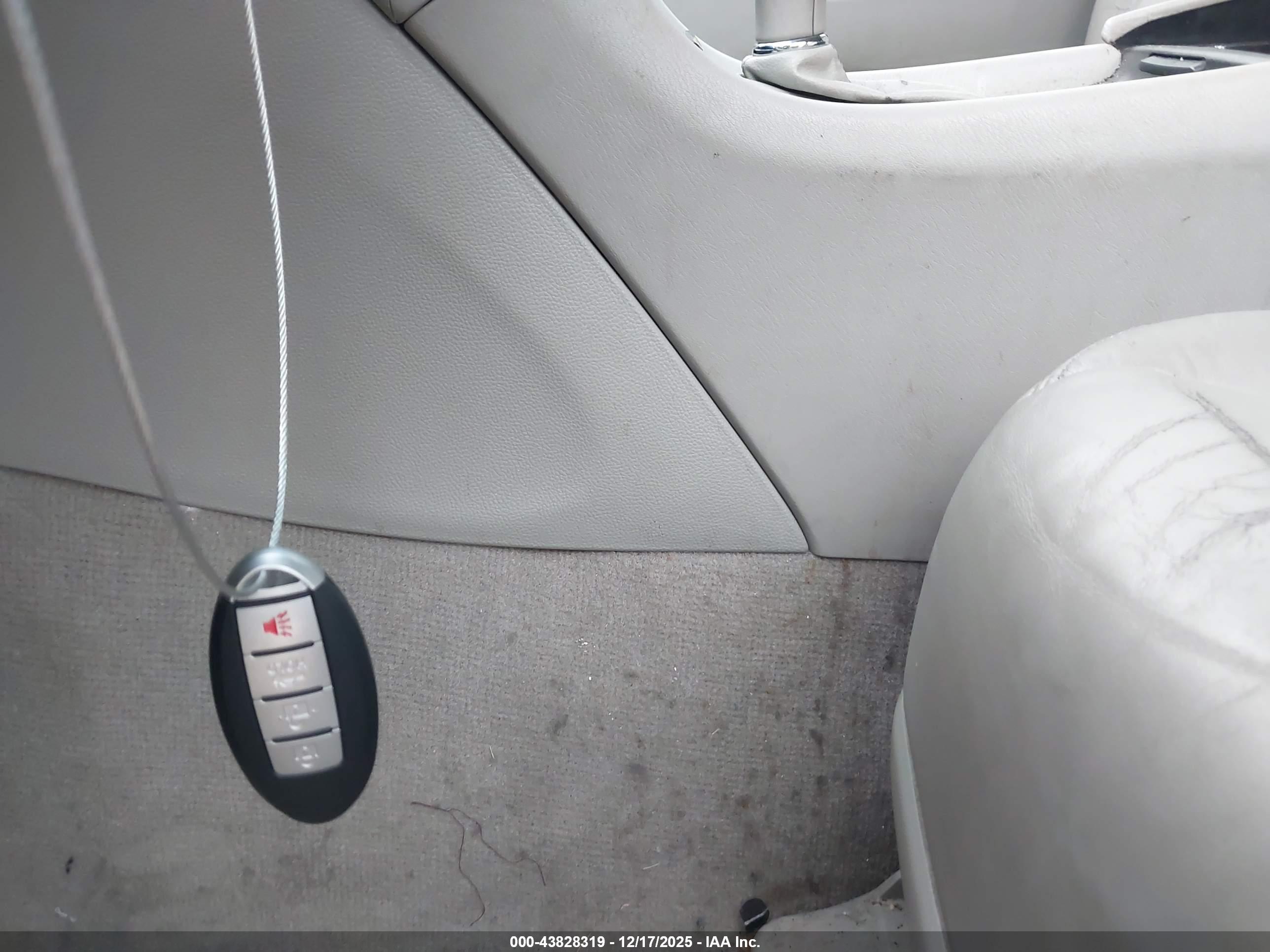 INFINITI EX35 image 11