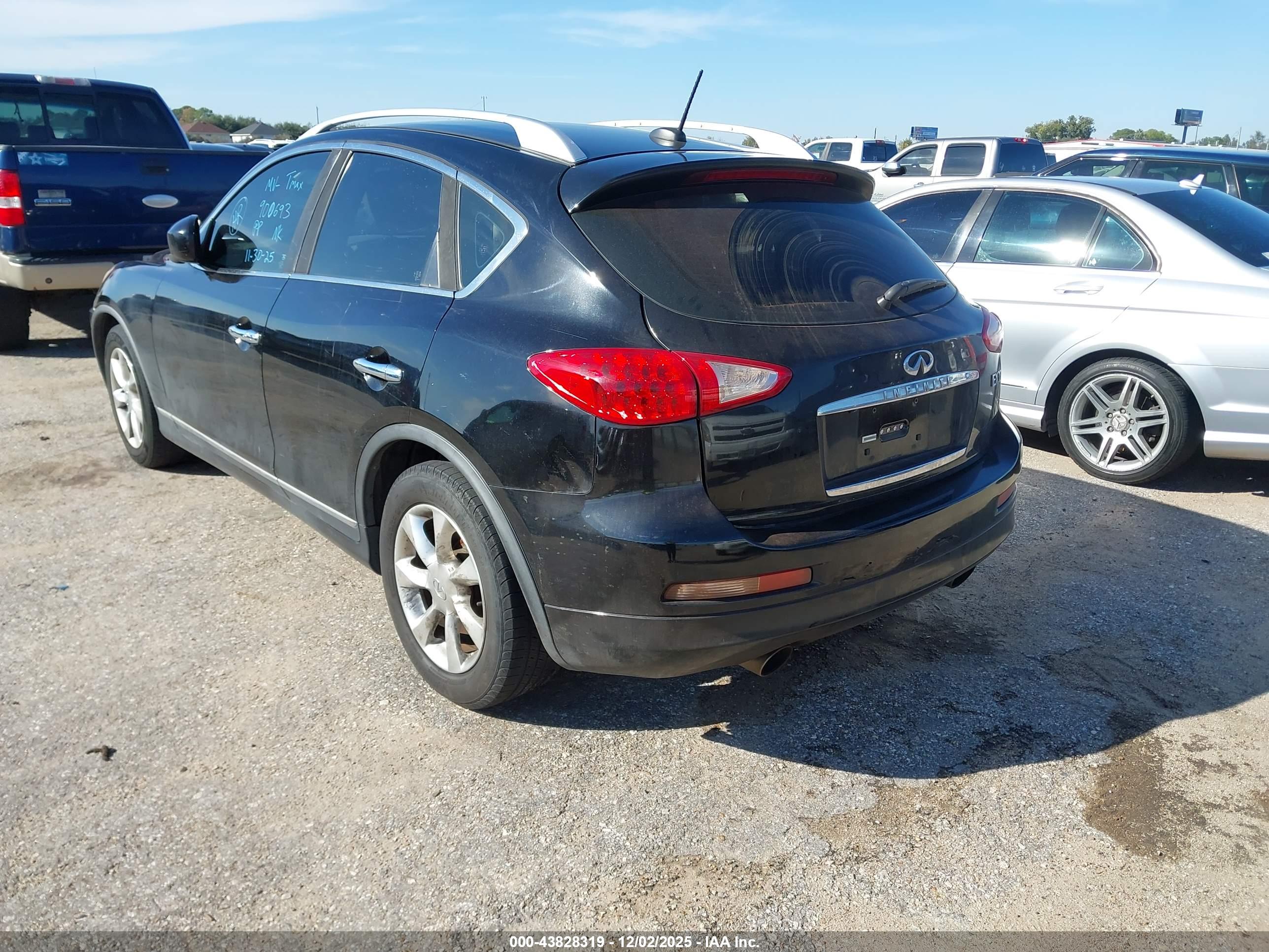 INFINITI EX35 image 3