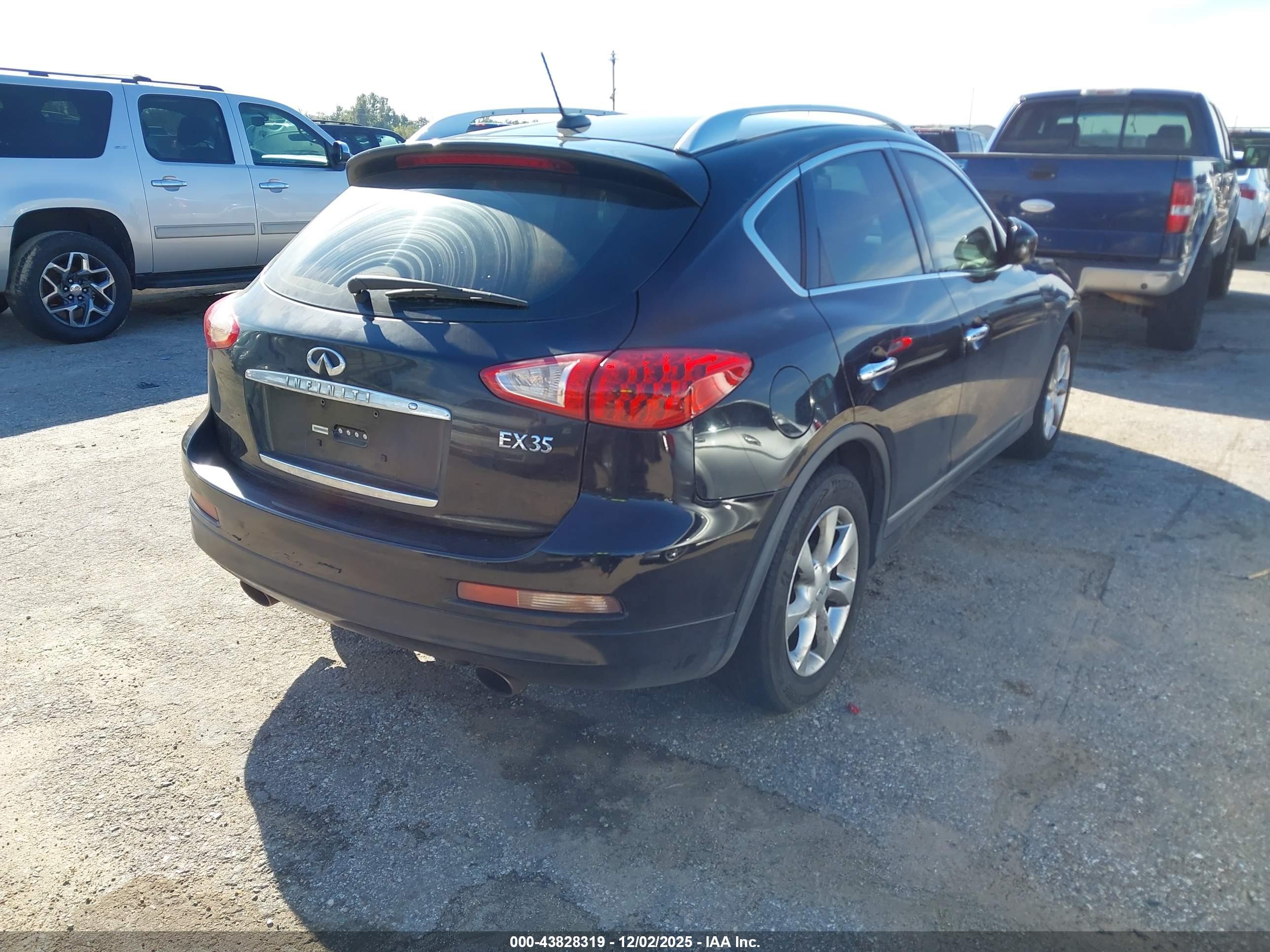 INFINITI EX35 image 4