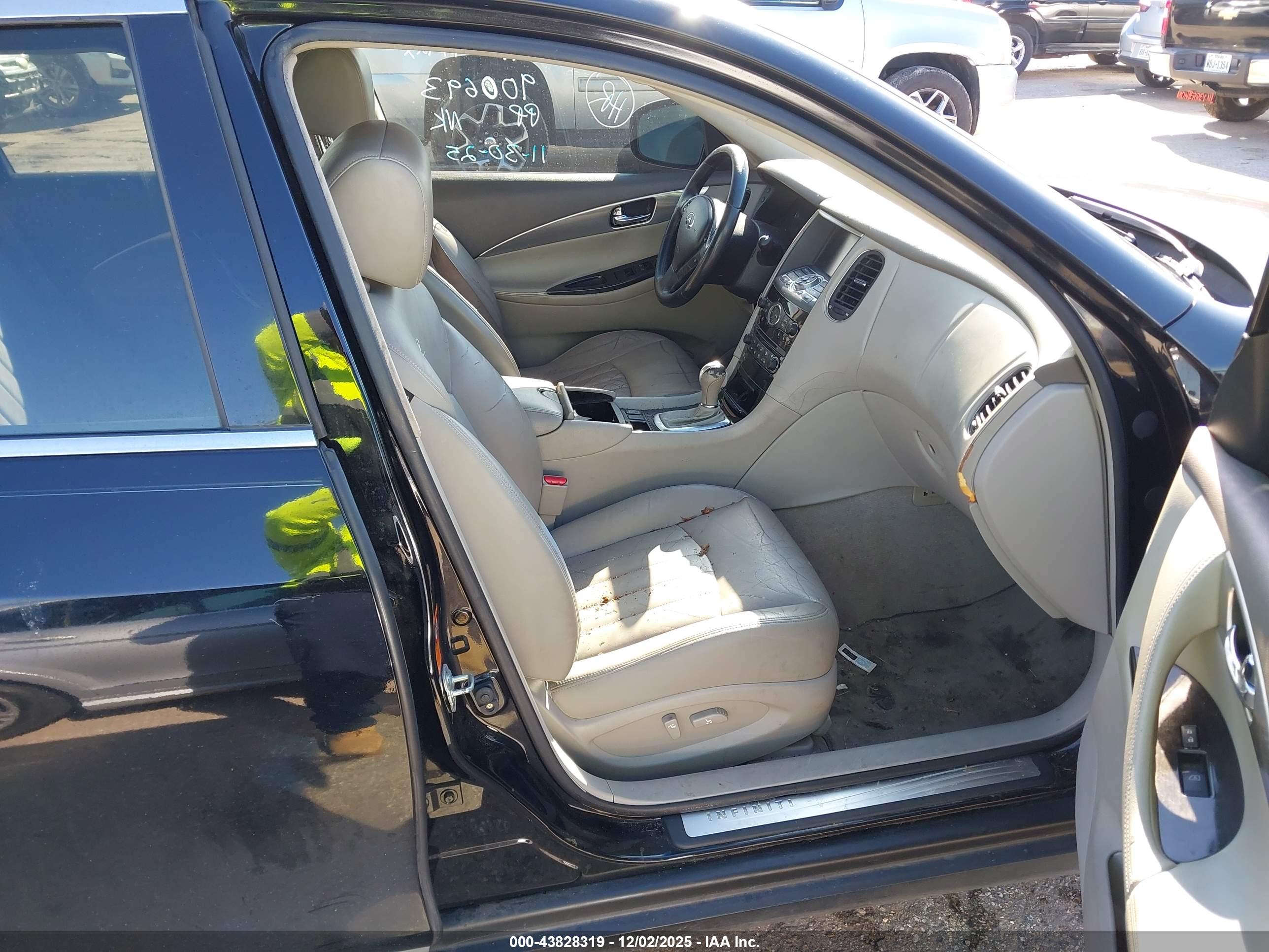 INFINITI EX35 image 5