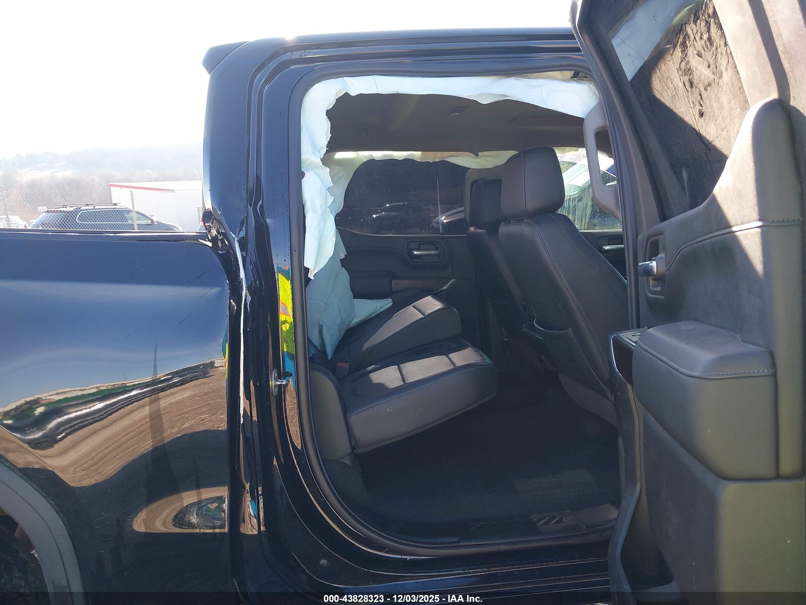 GMC SIERRA image 8