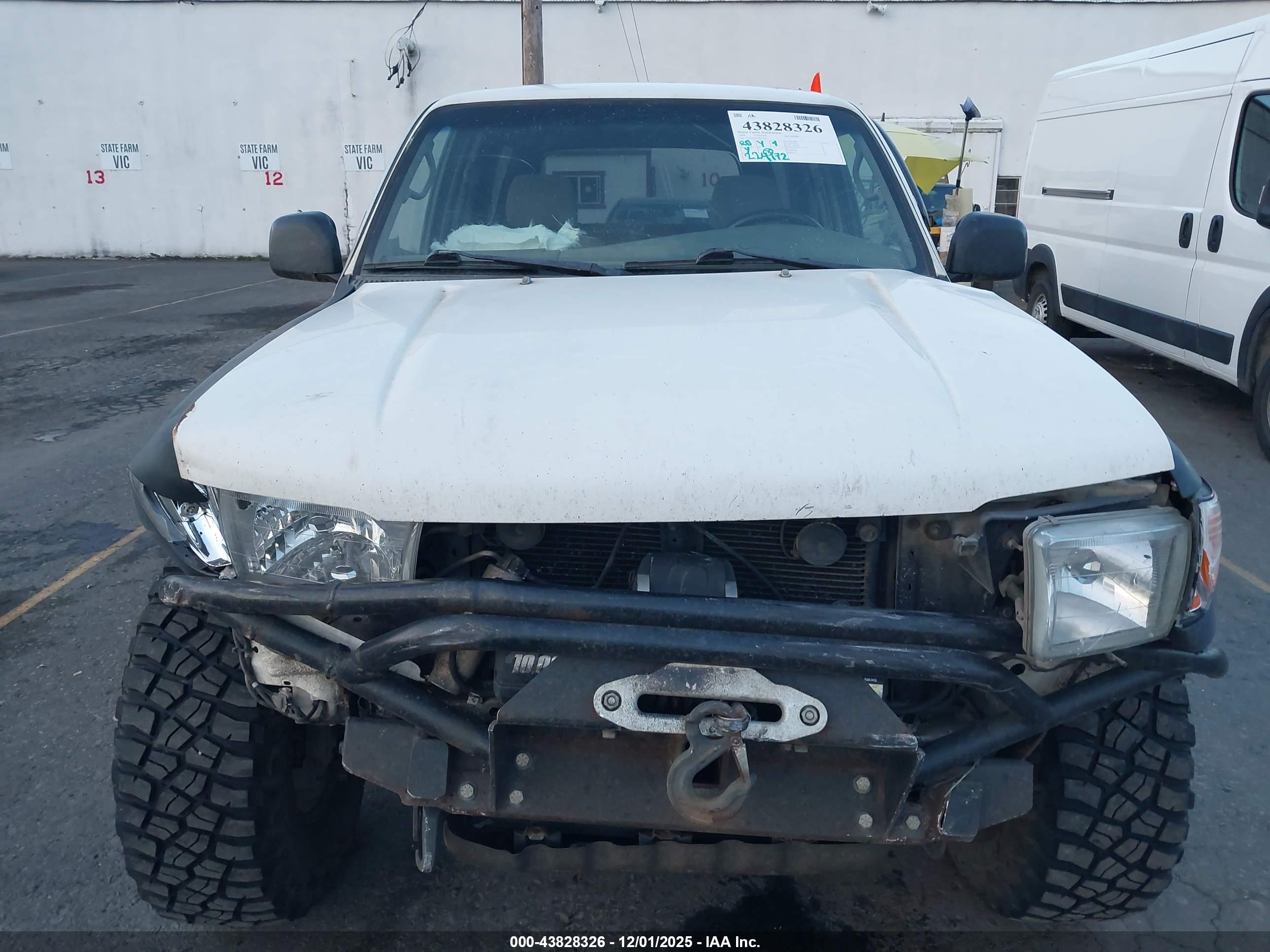 TOYOTA 4RUNNER image 6