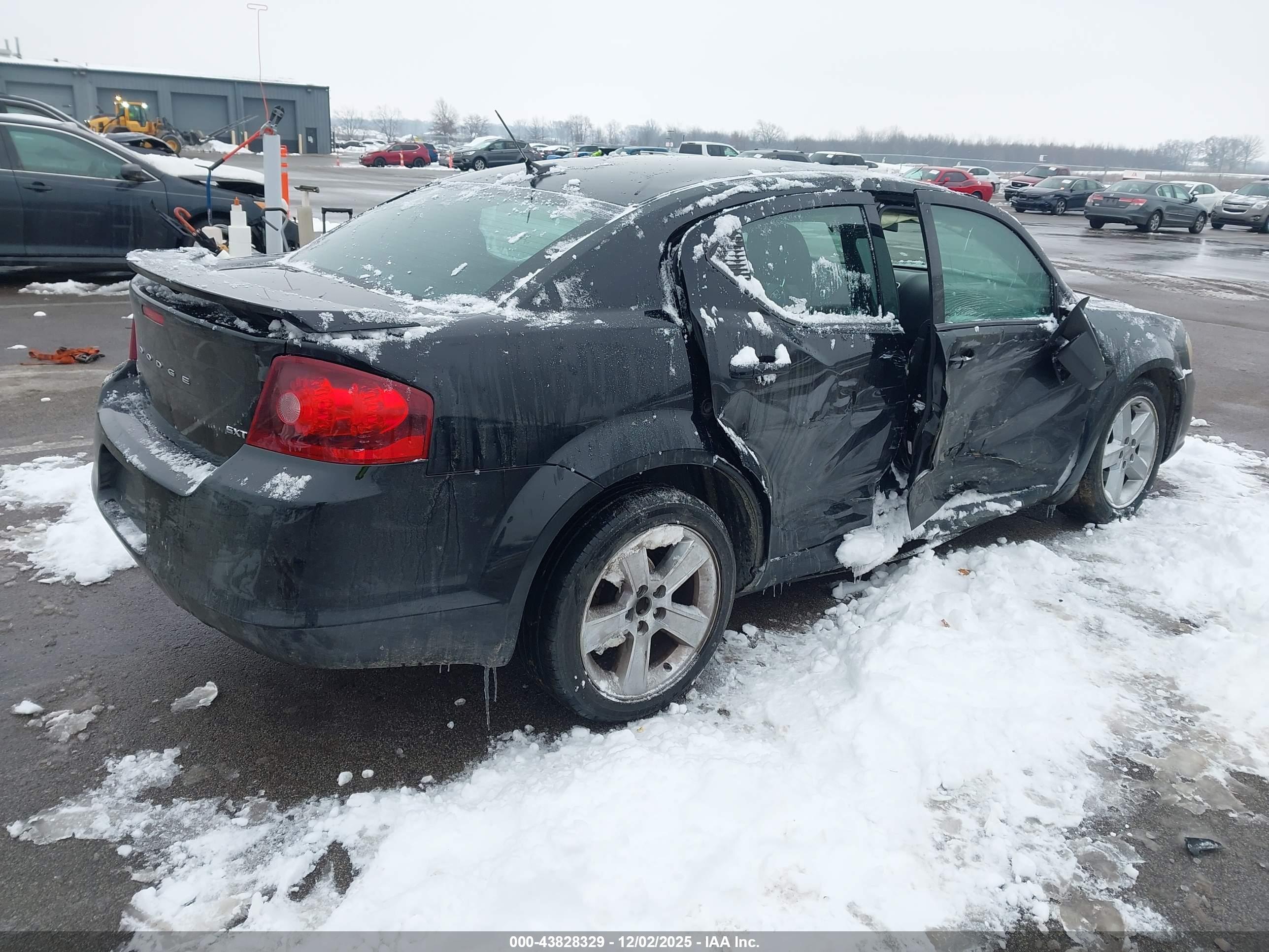 DODGE AVENGER image 4