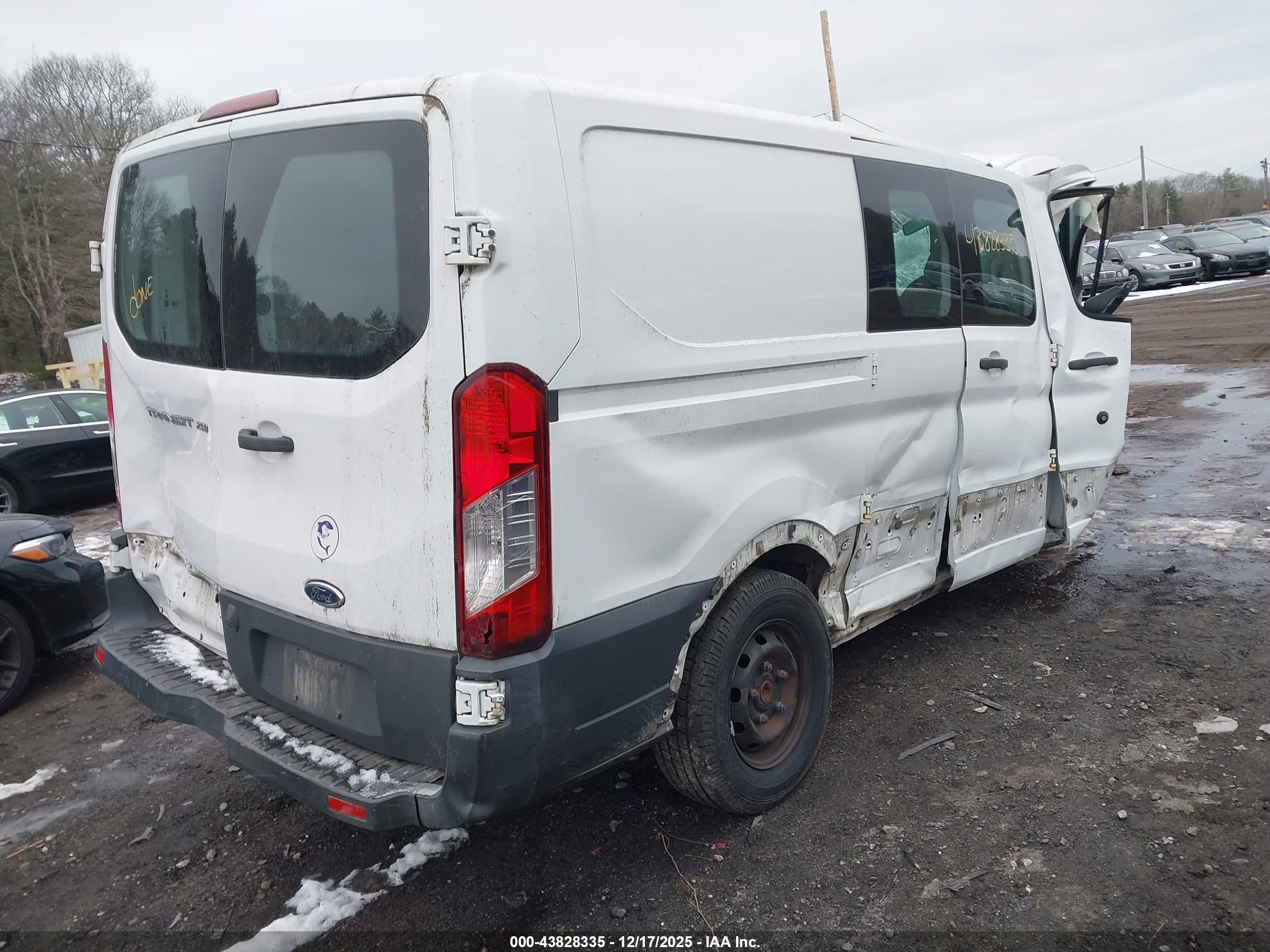 FORD TRANSIT-250 image 4