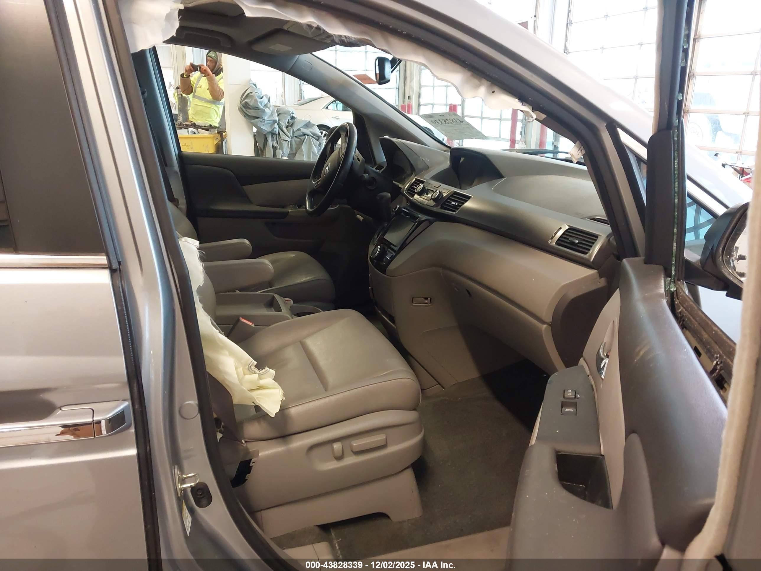 HONDA ODYSSEY image 5