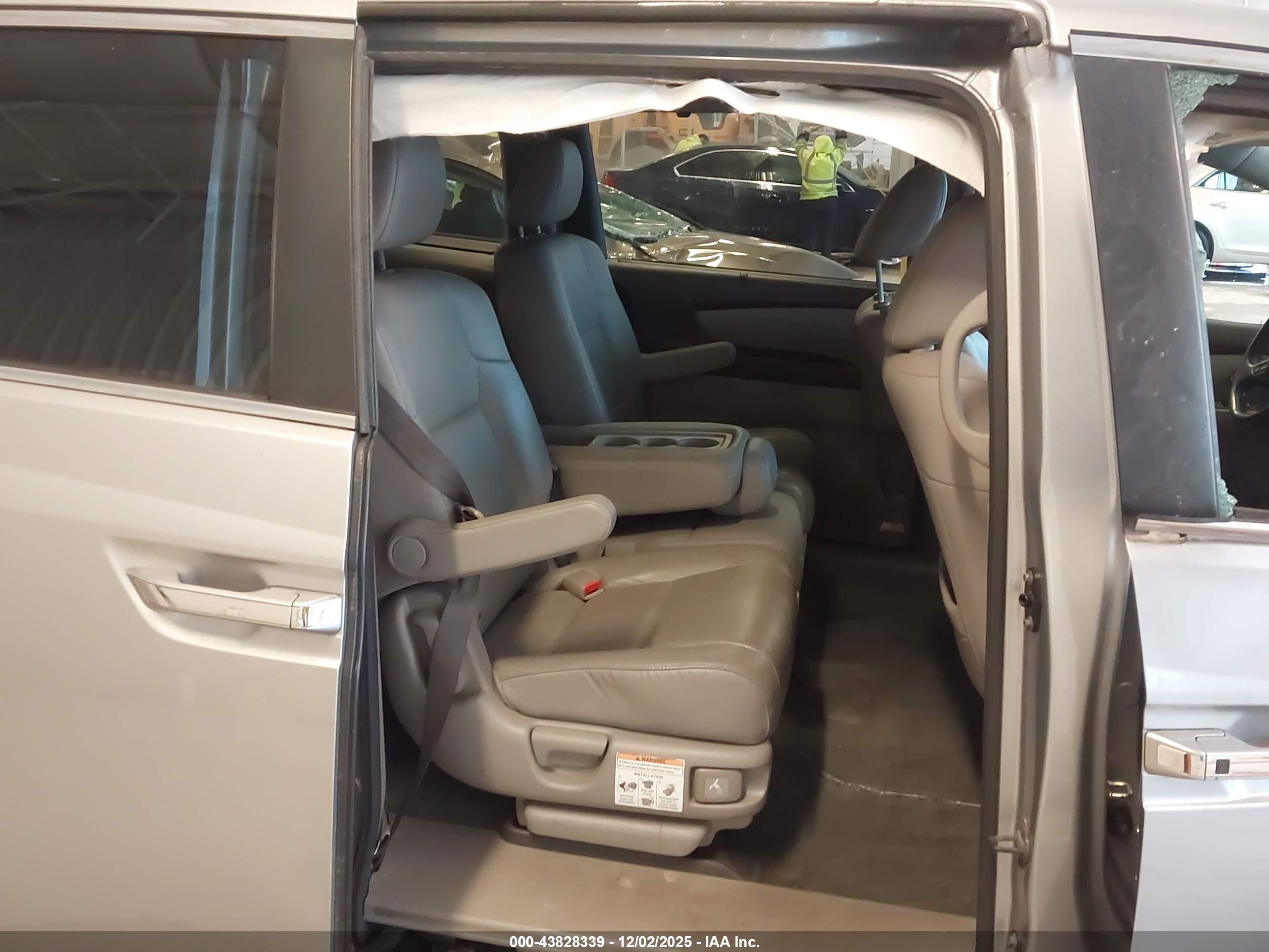 HONDA ODYSSEY image 8