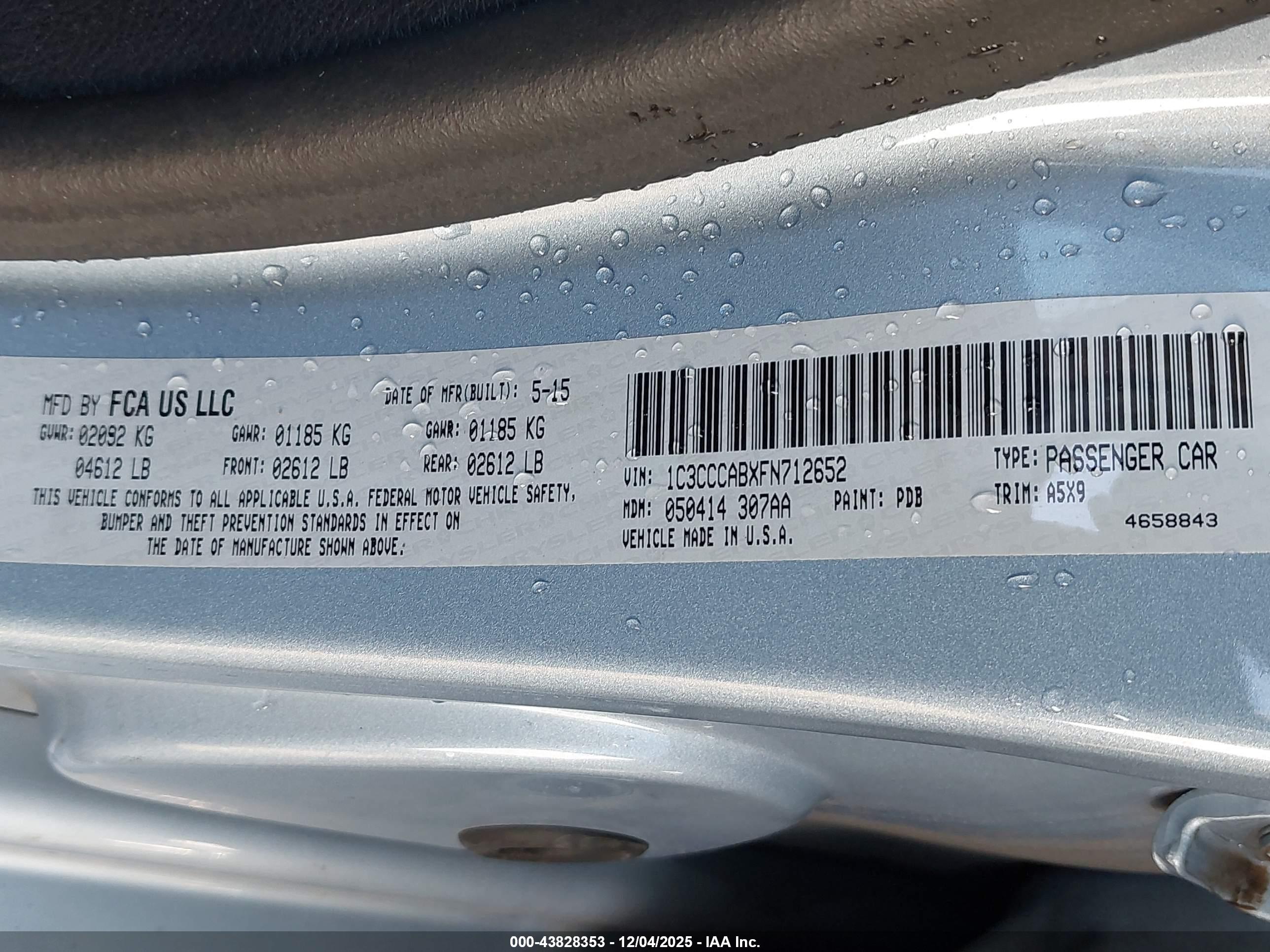 CHRYSLER 200 image 9