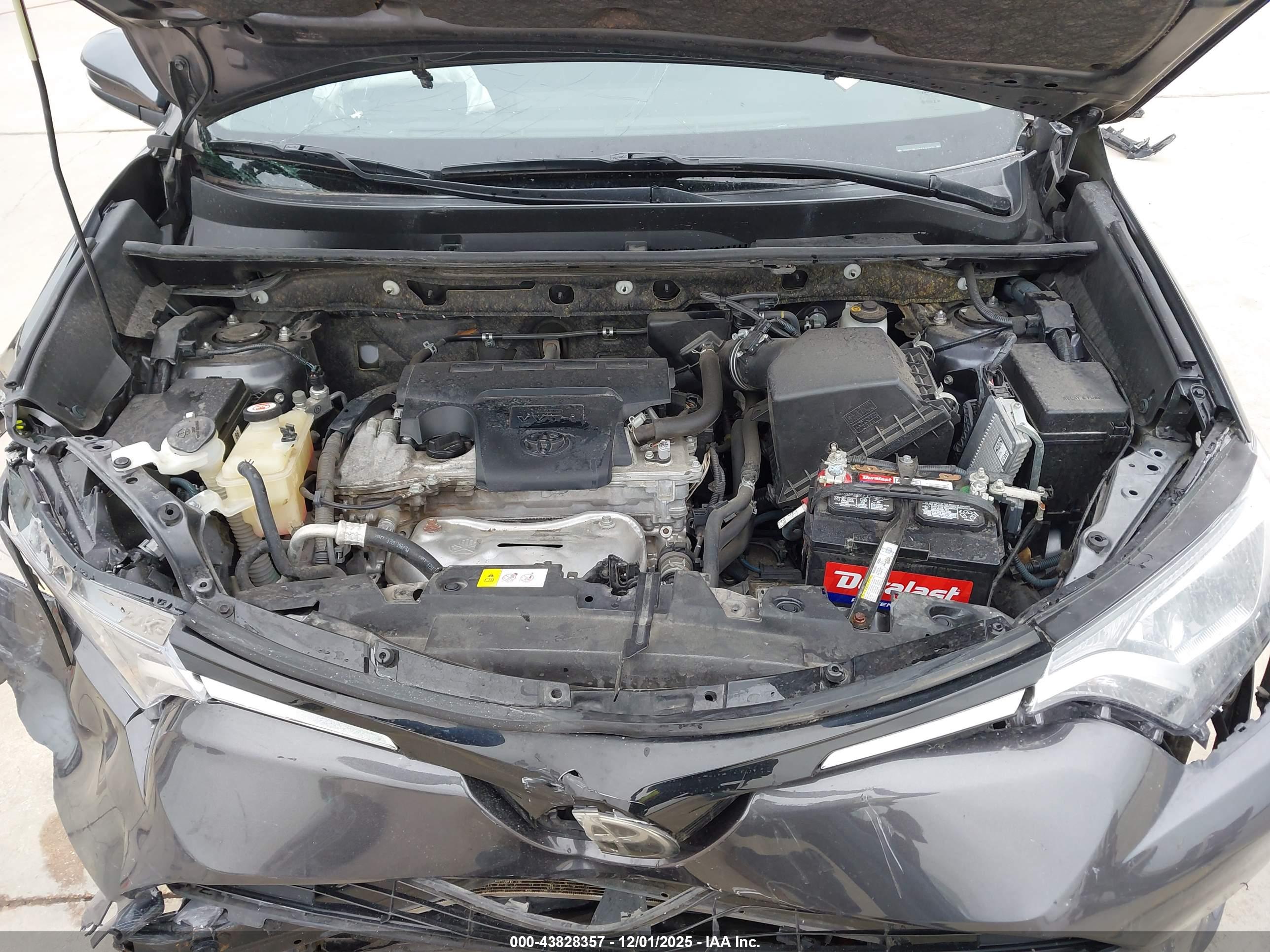 TOYOTA RAV4 image 10