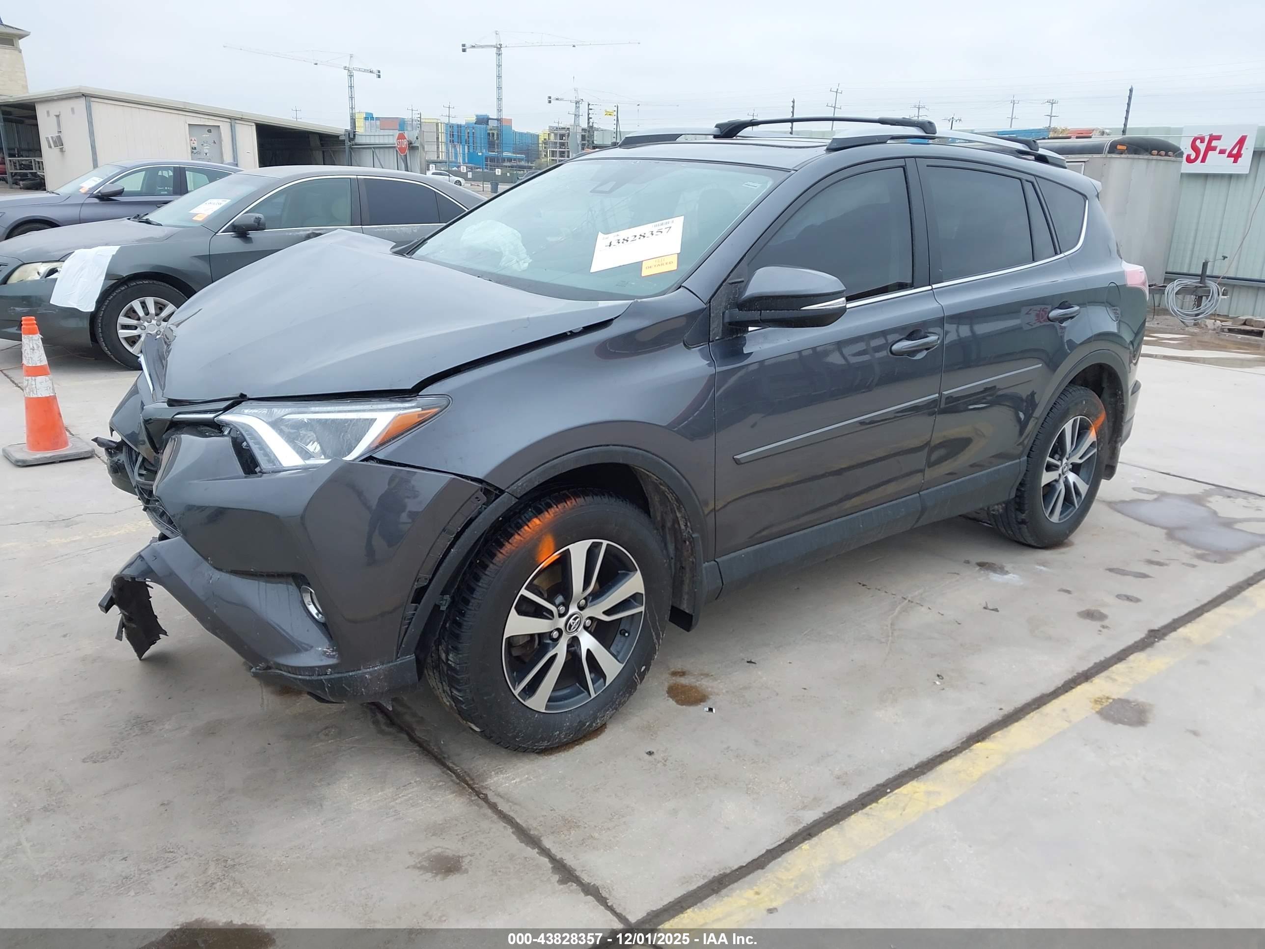 TOYOTA RAV4 image 2