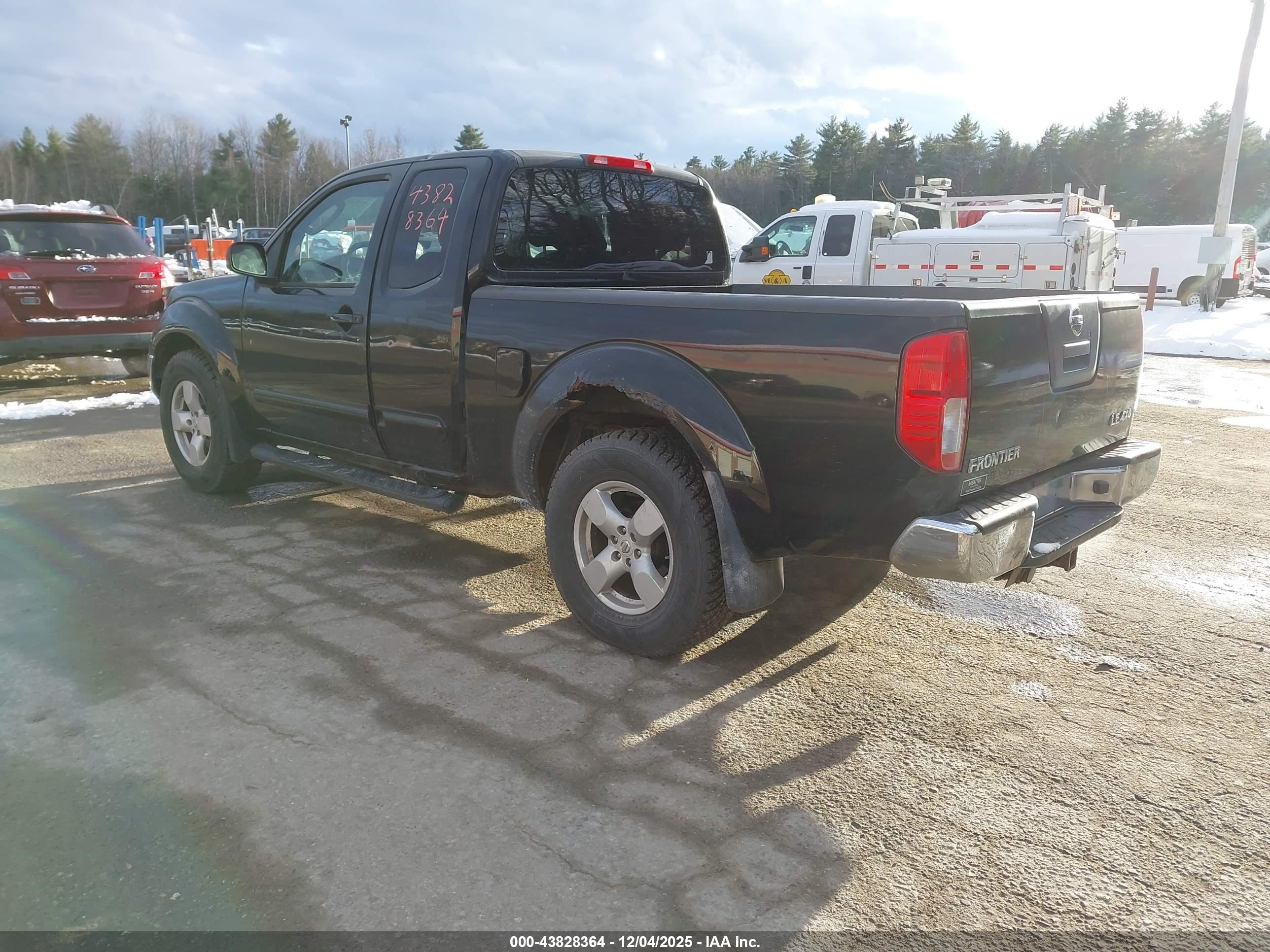 NISSAN FRONTIER image 3